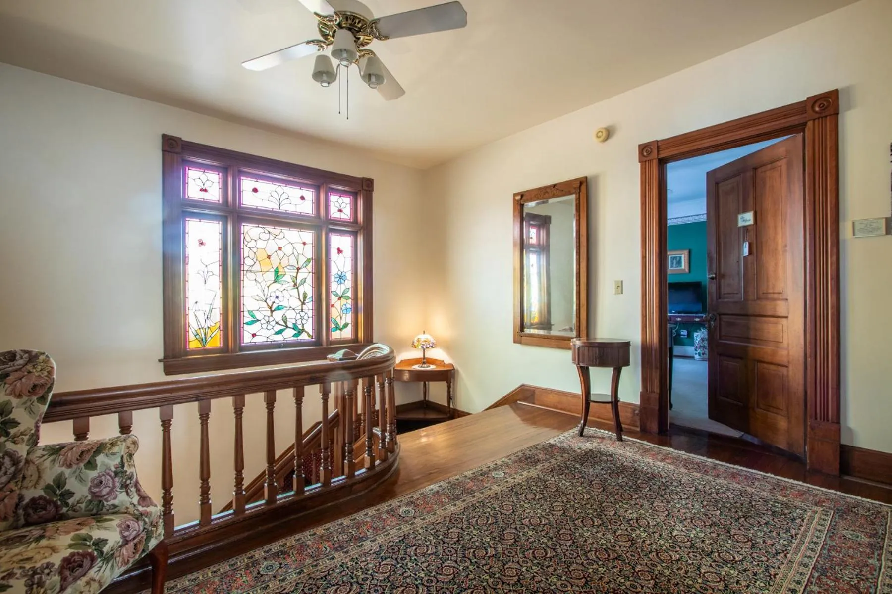 Bed in The Oaks Victorian Inn