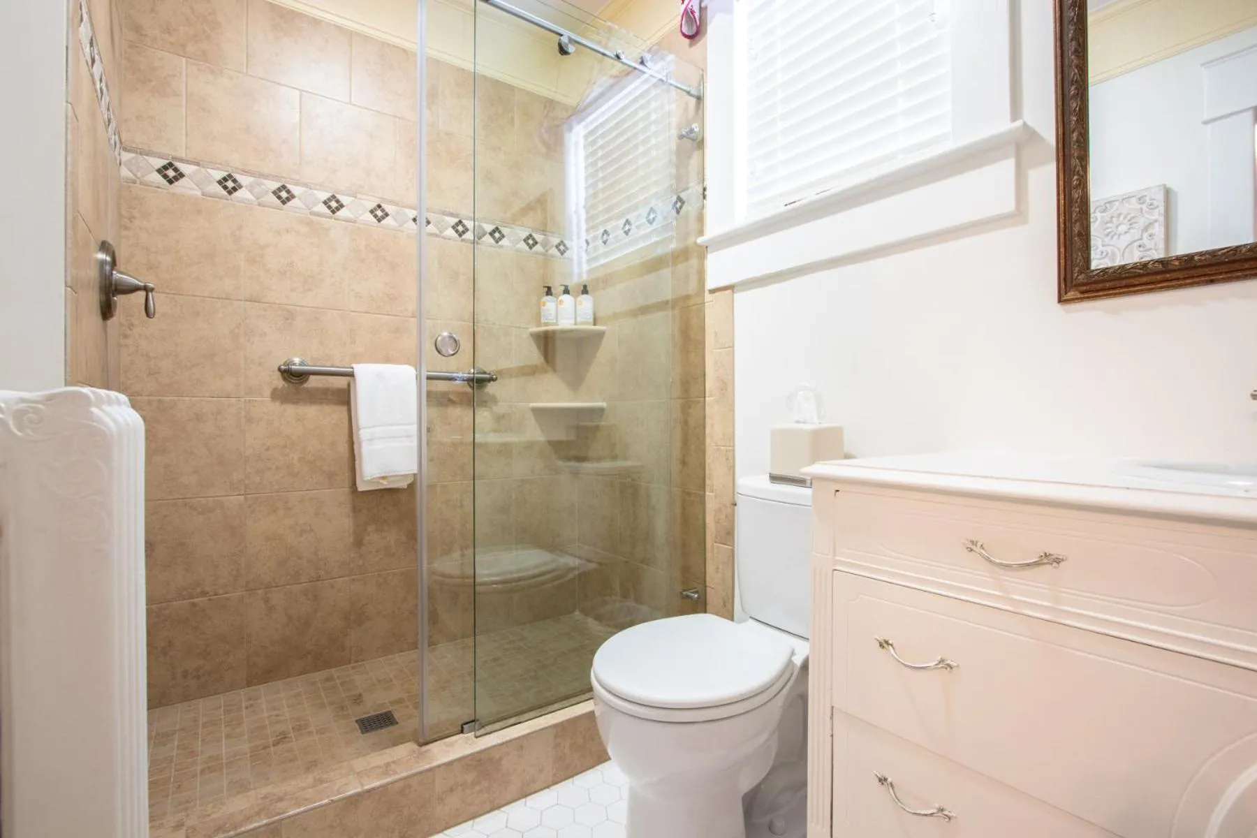 The Oaks Victorian Inn