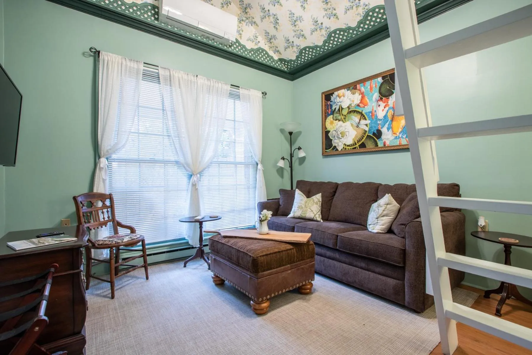 The Oaks Victorian Inn