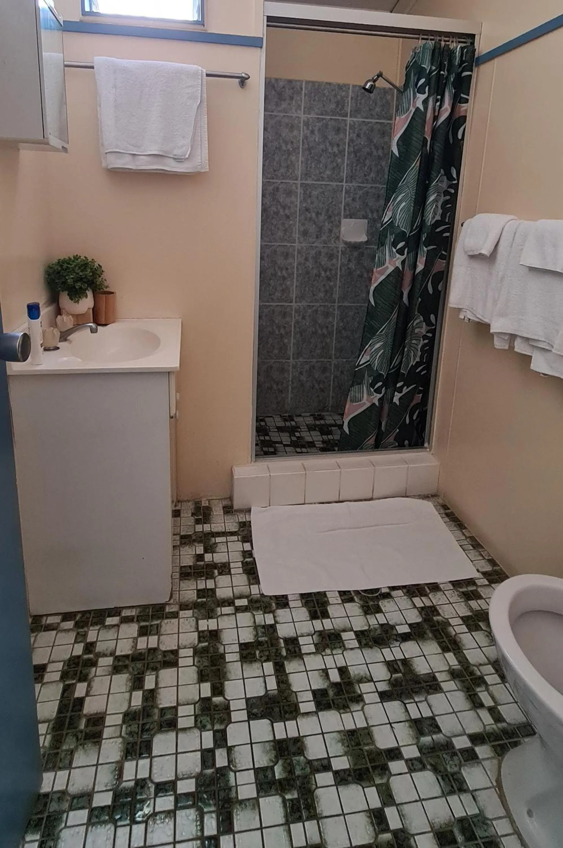 Bathroom in Emthree Seaside Apartments