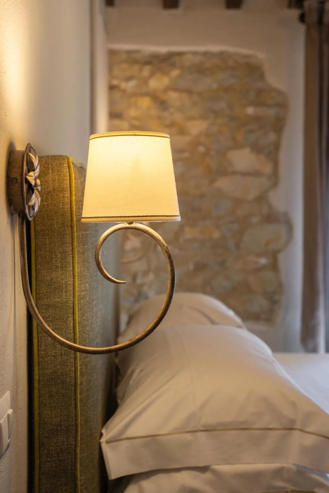 Decorative detail, Bed in Ultimo Mulino Country Hotel