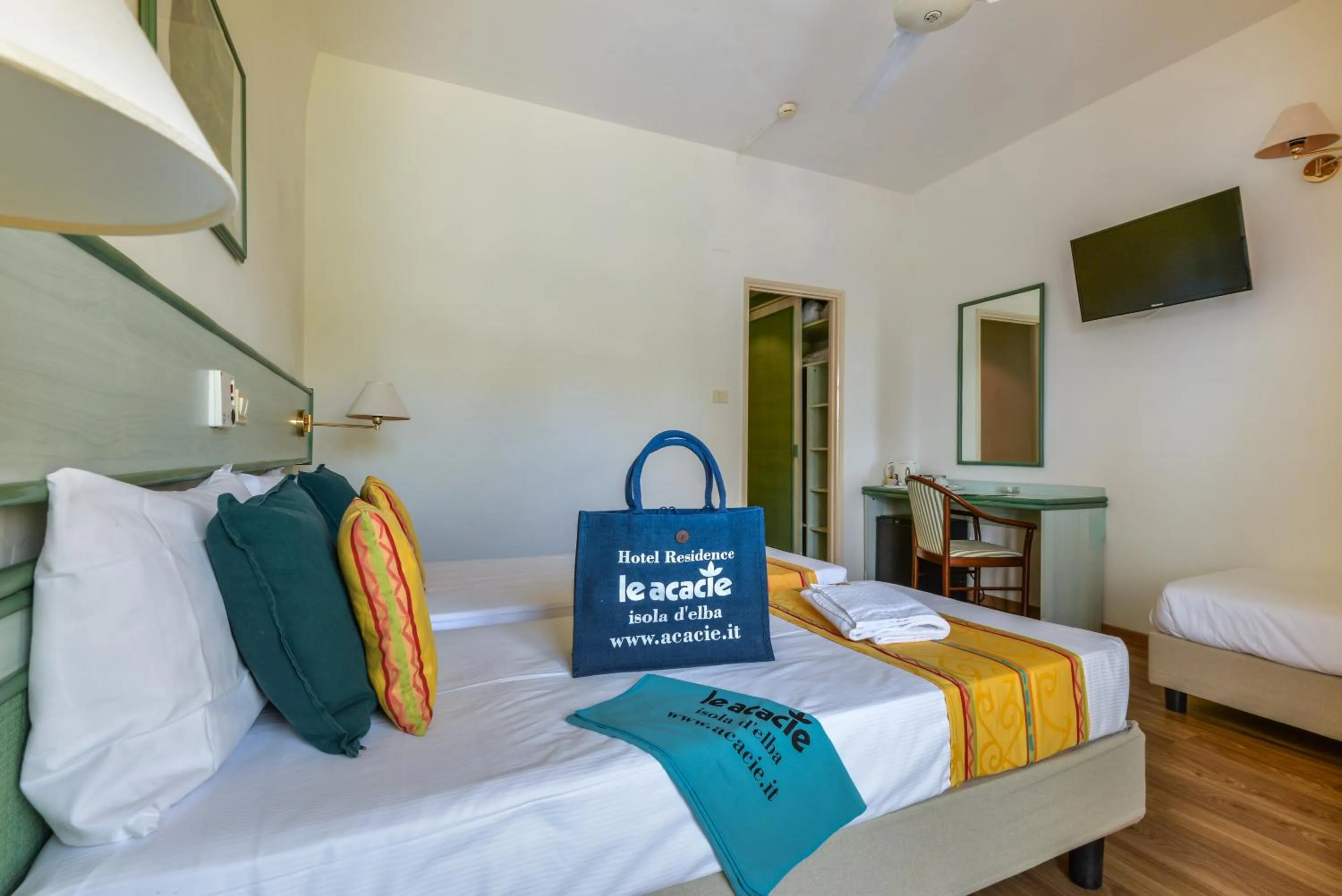 Bedroom, Bed in Hotel Le Acacie