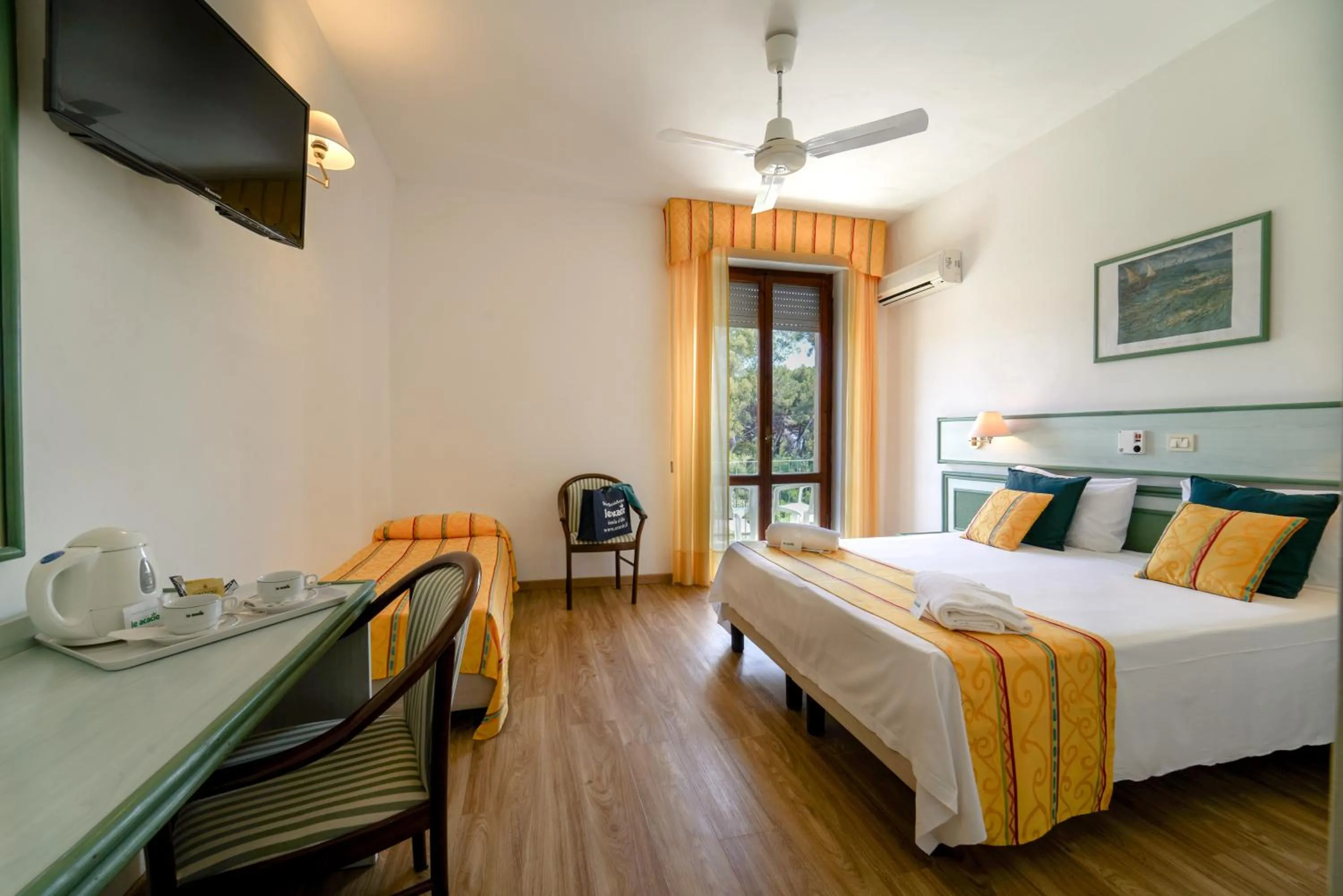 Bed in Hotel Le Acacie