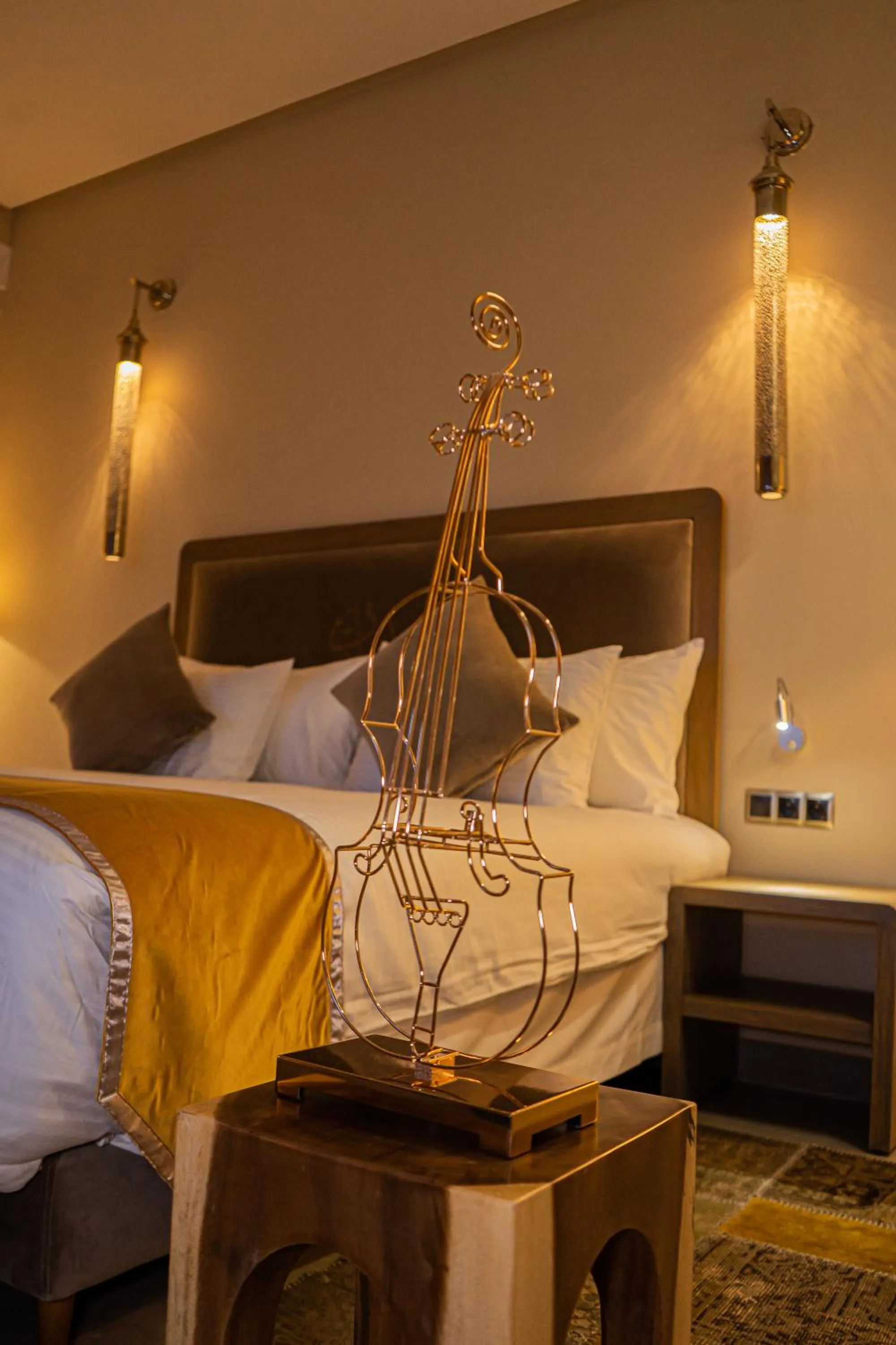 Bed in SUMAHAN SUITES & SPA