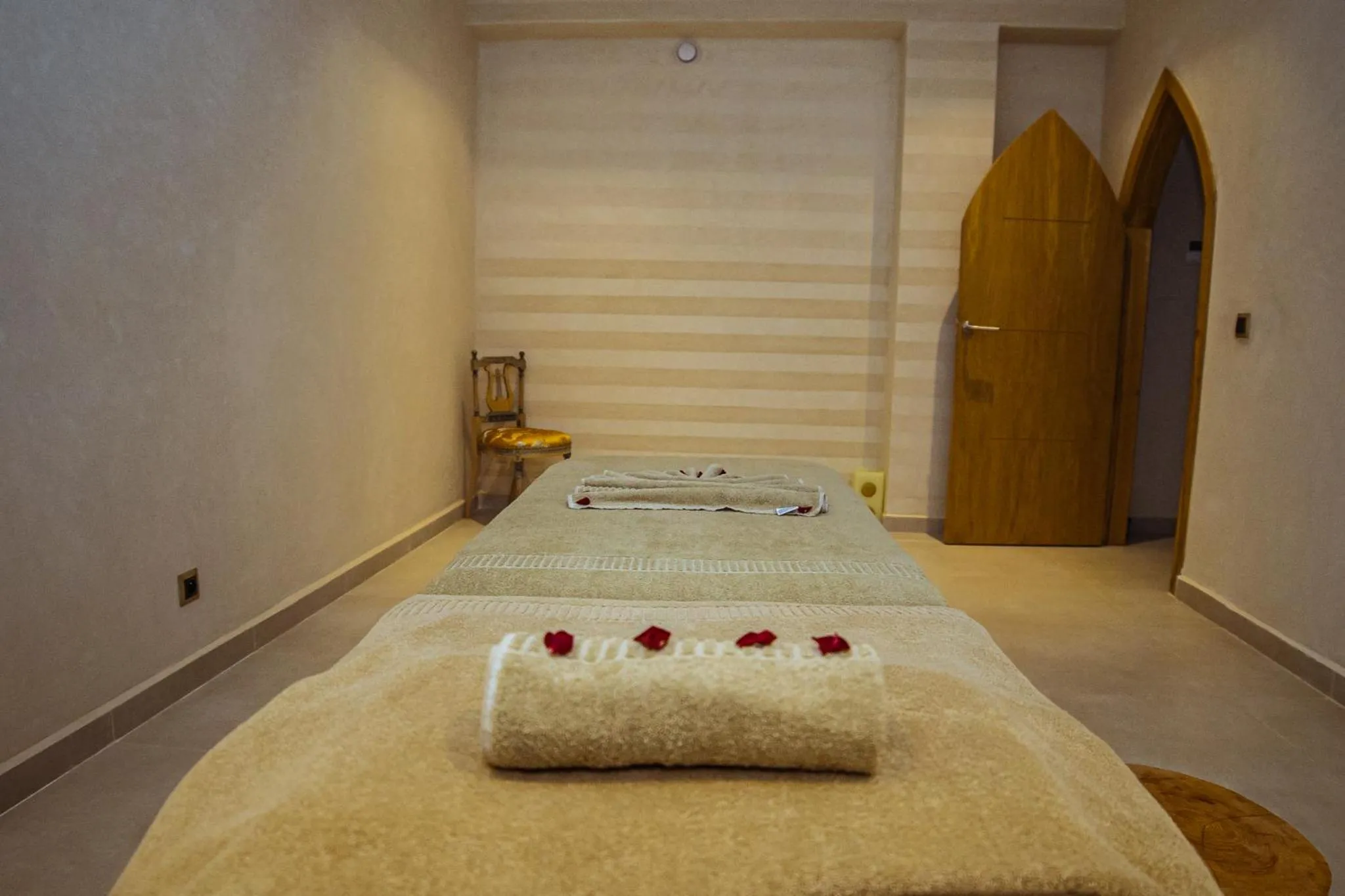 Bed in SUMAHAN SUITES & SPA