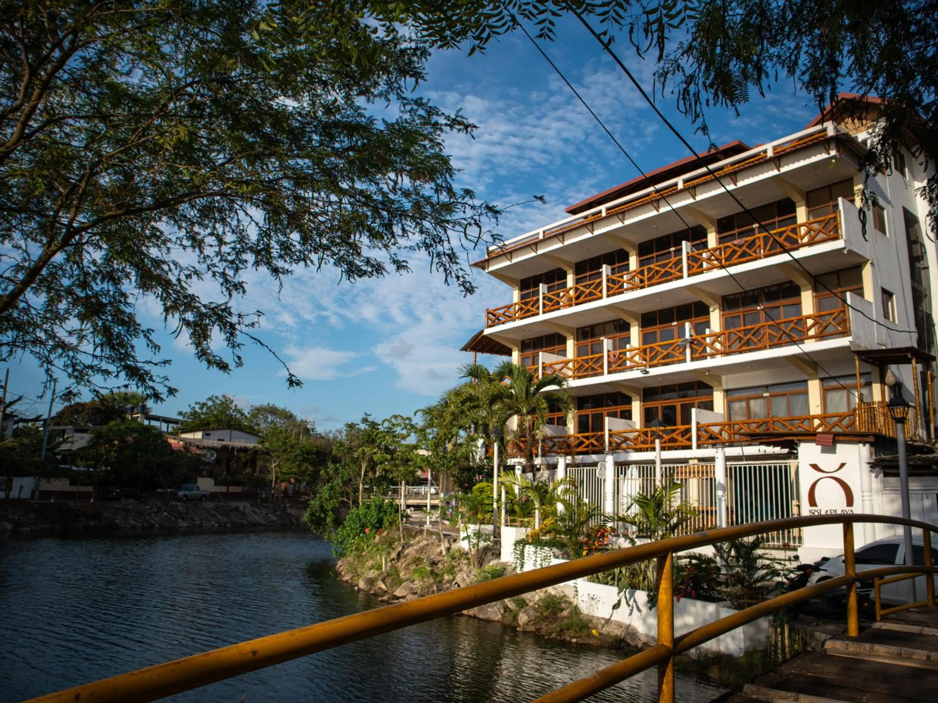 Hotel Sol y Playa Montañita