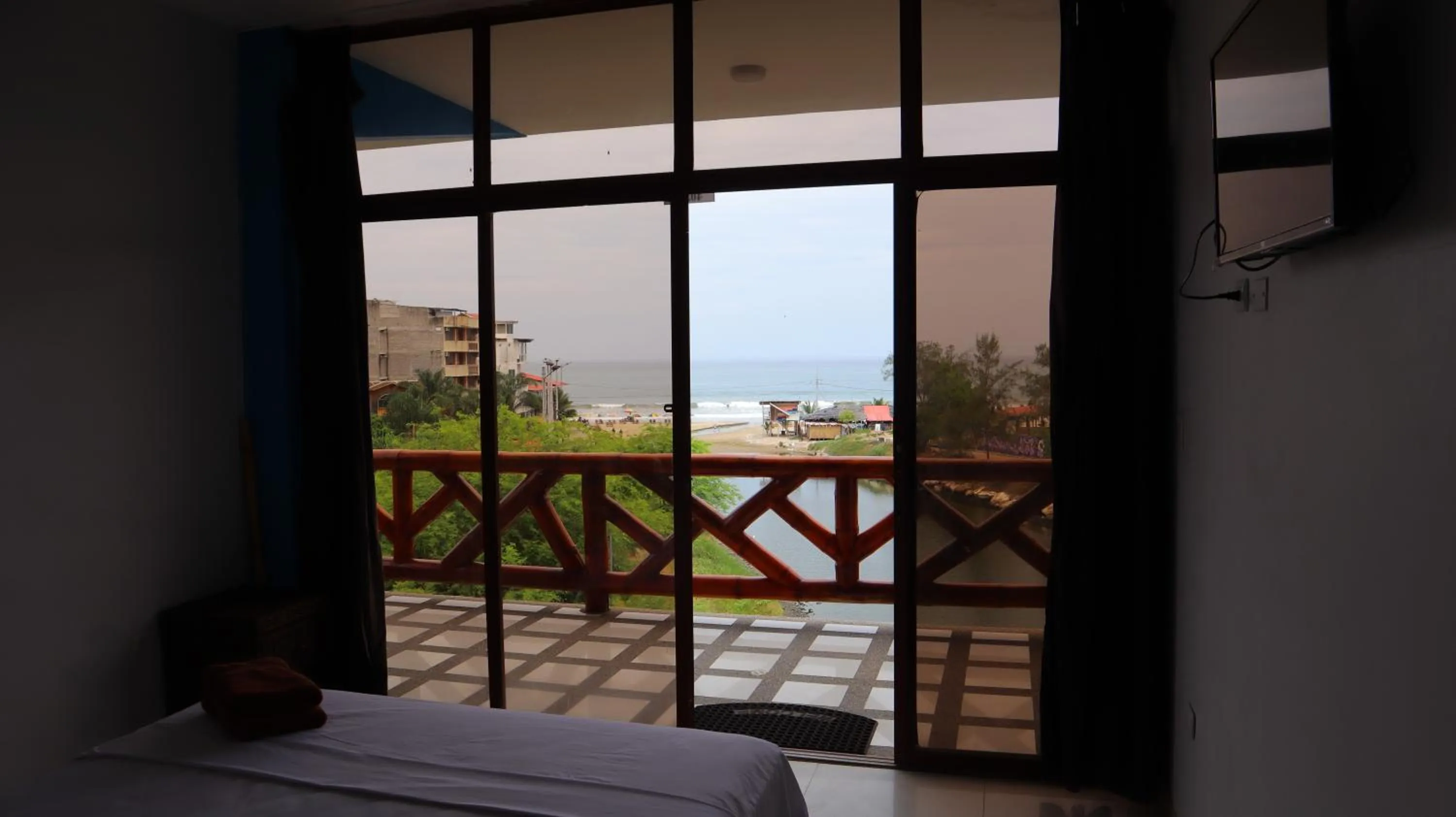 View (from property/room), Bed in Hotel Sol y Playa Montañita