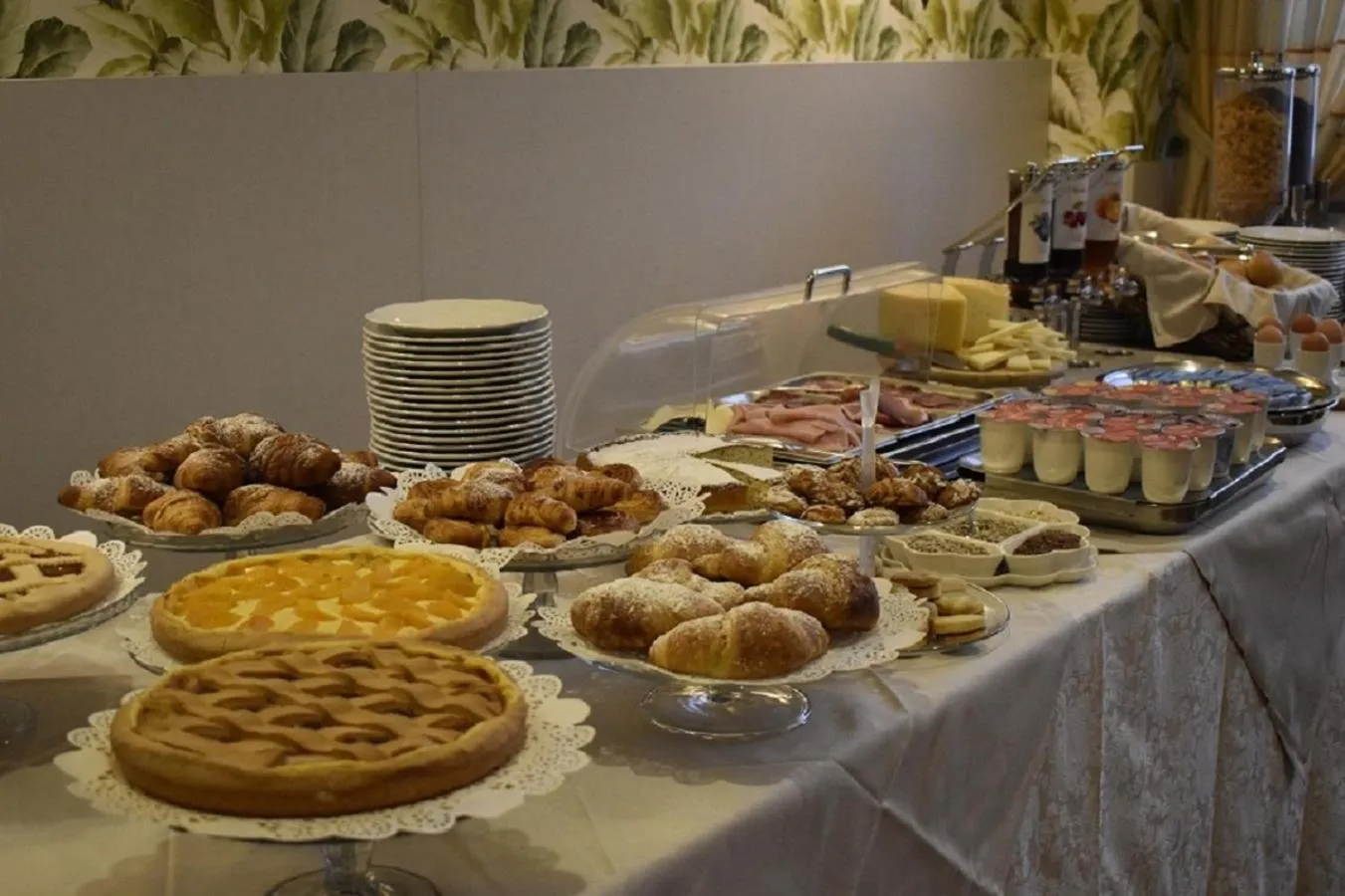 Buffet breakfast in Hotel Lidò