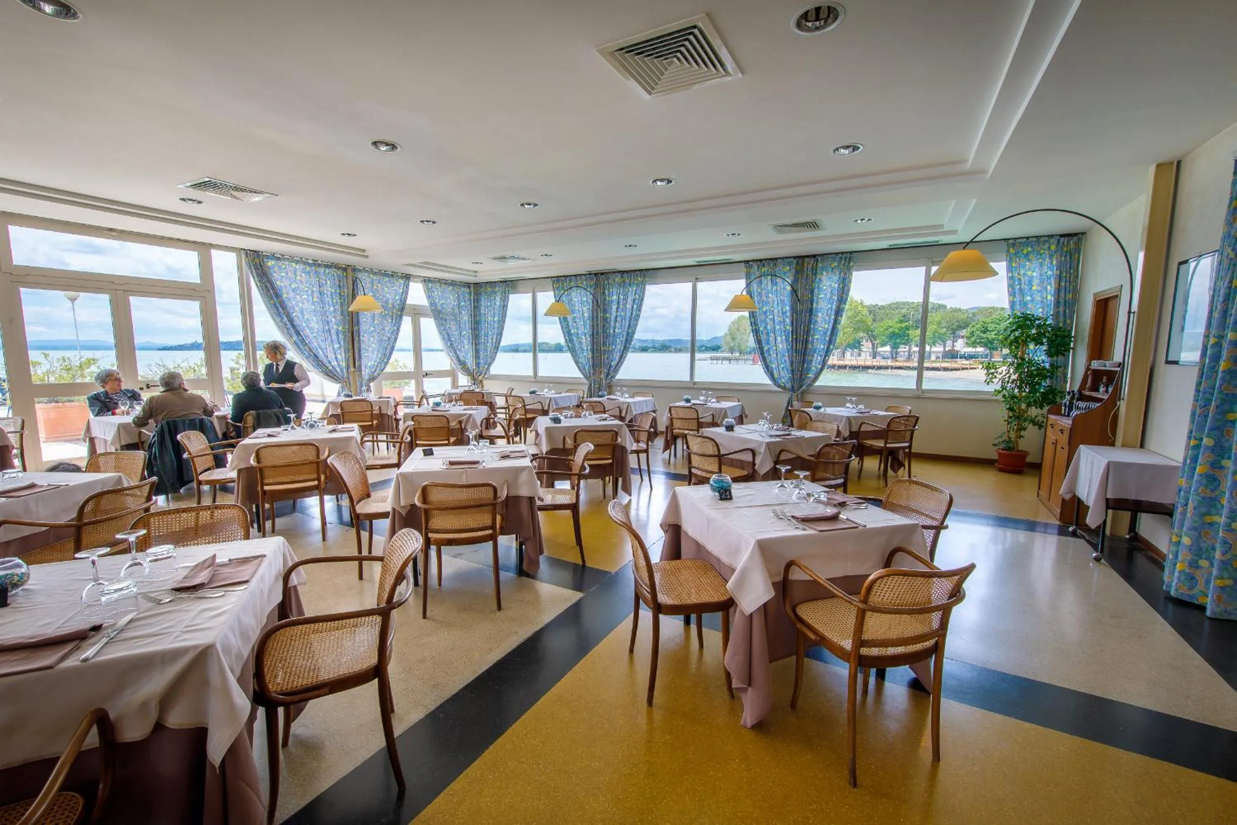 Restaurant/places to eat in Hotel Lidò