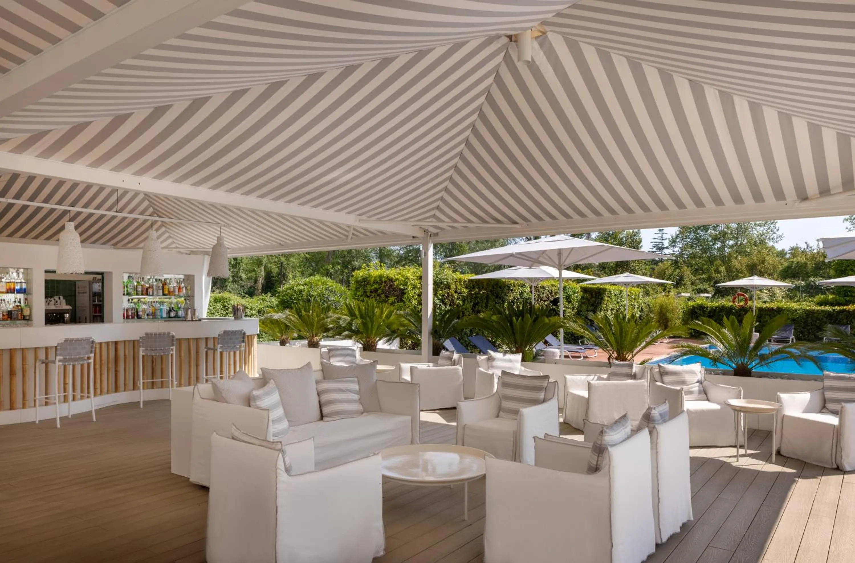 Lounge or bar in UNA Hotels Forte Dei Marmi