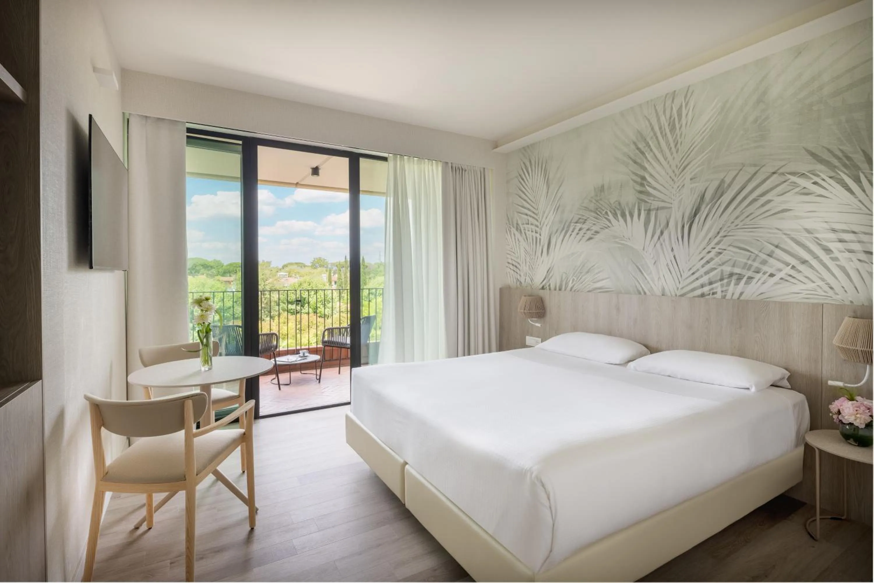 Bedroom, Bed in UNA Hotels Forte Dei Marmi