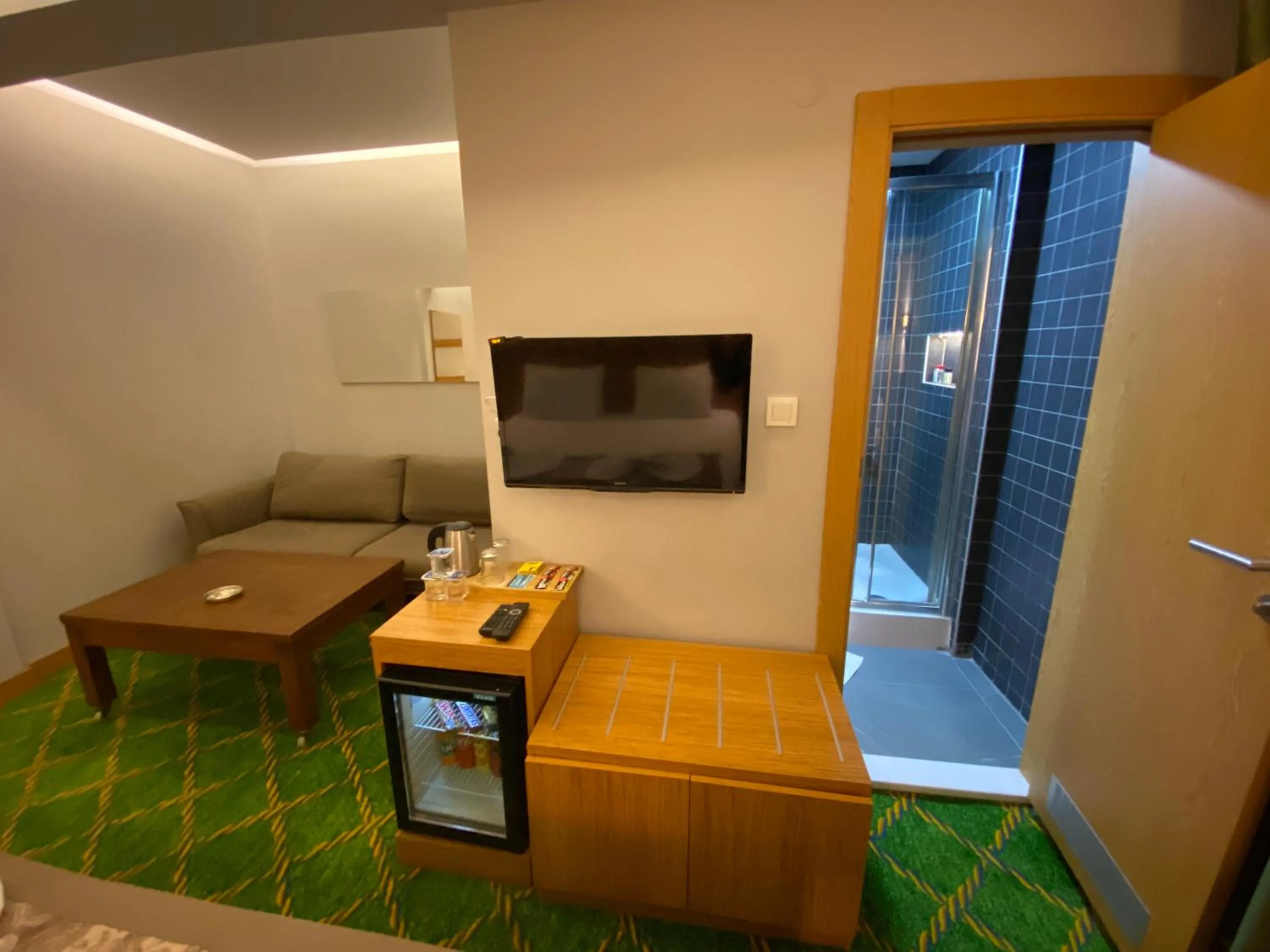 Communal lounge/ TV room in Won Plaza