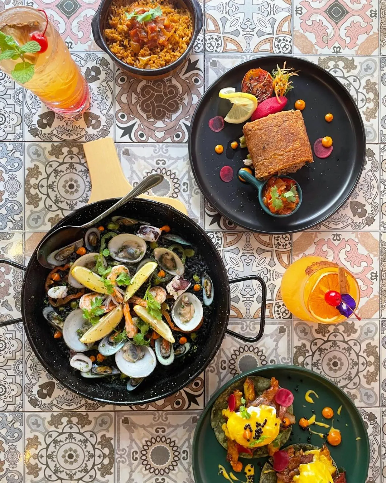 Food and drinks in Serene La Playa Boracay