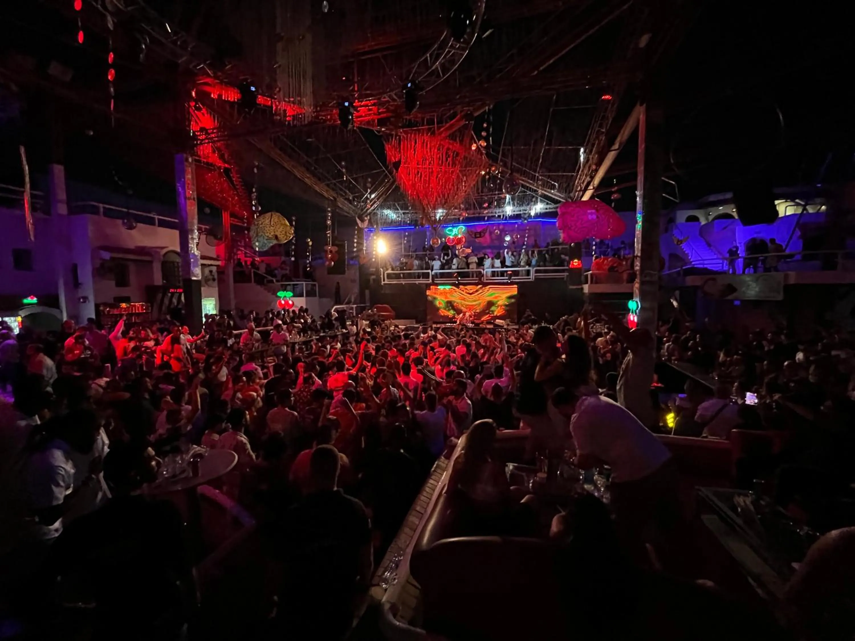 Nightclub / DJ in Sanafir Hotel - El Pacha Suites Sharm - Adults Only