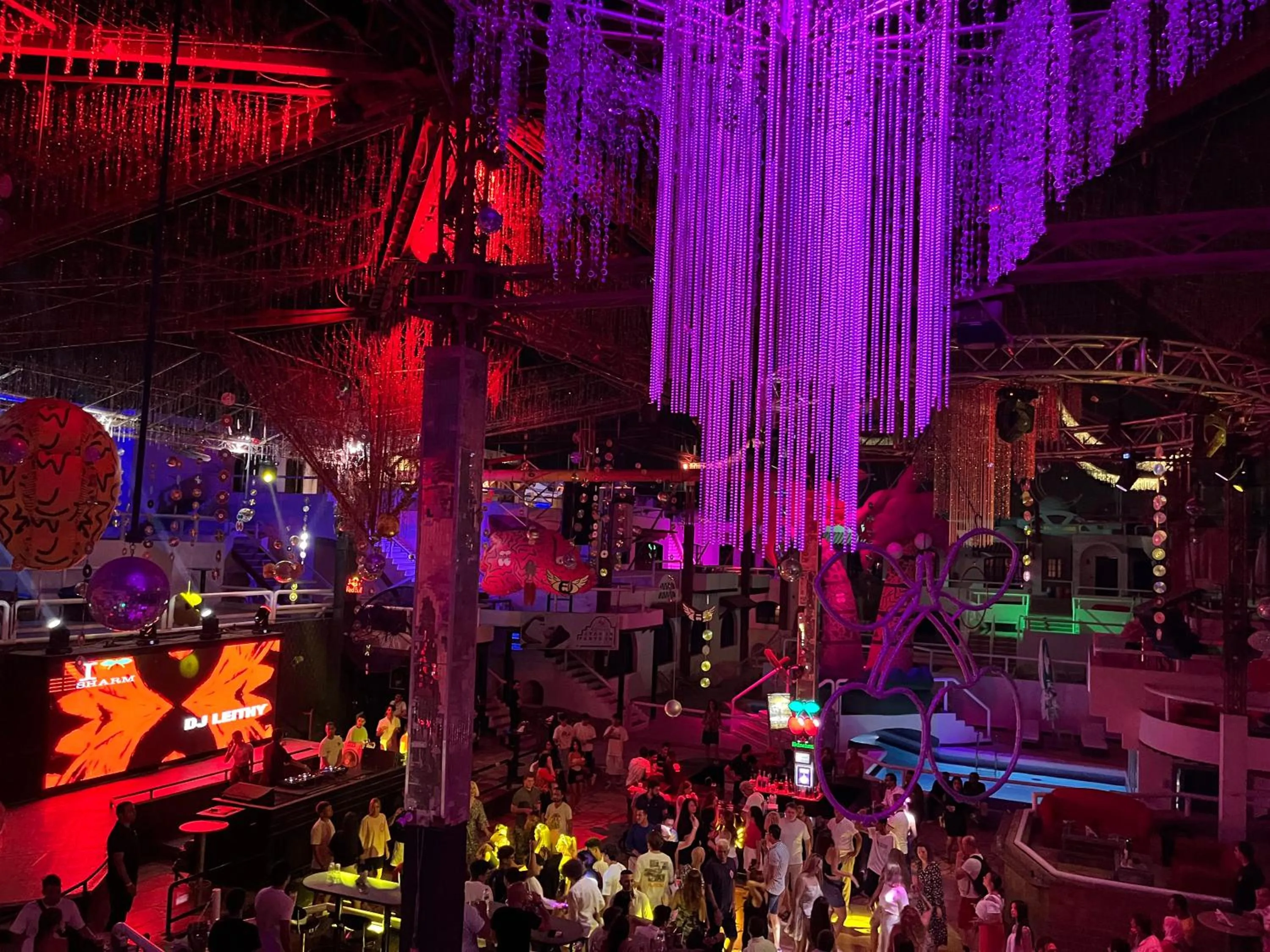 Nightclub / DJ in Sanafir Hotel - El Pacha Suites Sharm - Adults Only