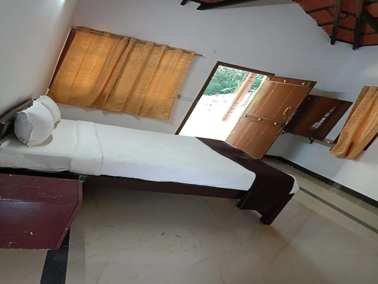 Photo of the whole room in Qexperiences Coorg