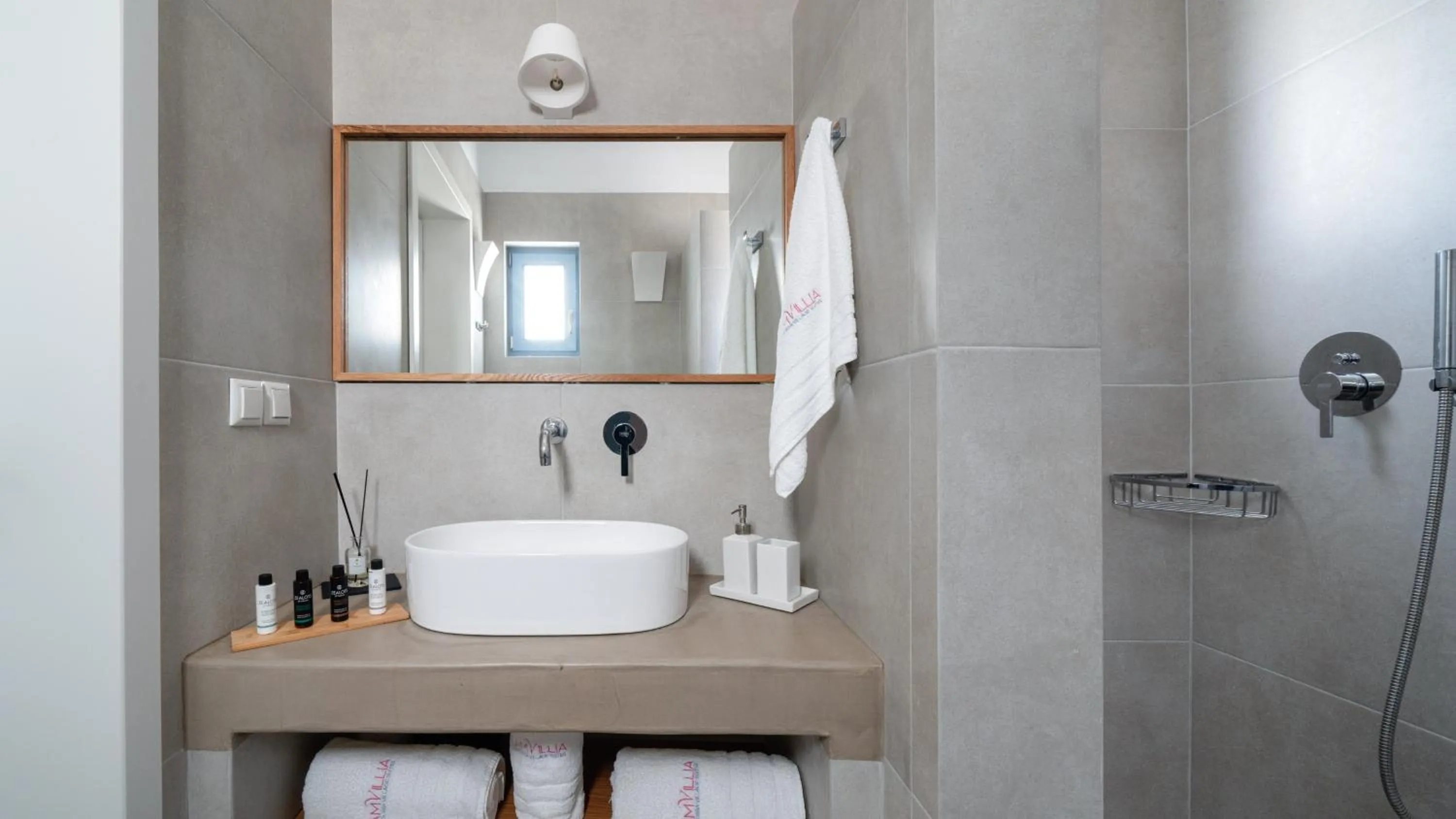 Bathroom in Camvillia Donoussa Village Suites