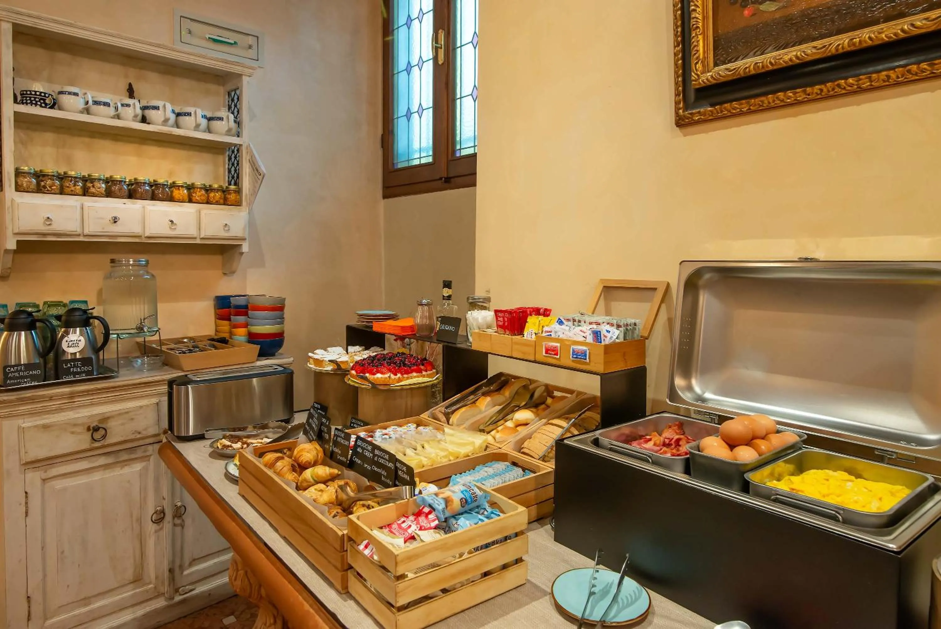 Breakfast in Hotel Porta Faenza