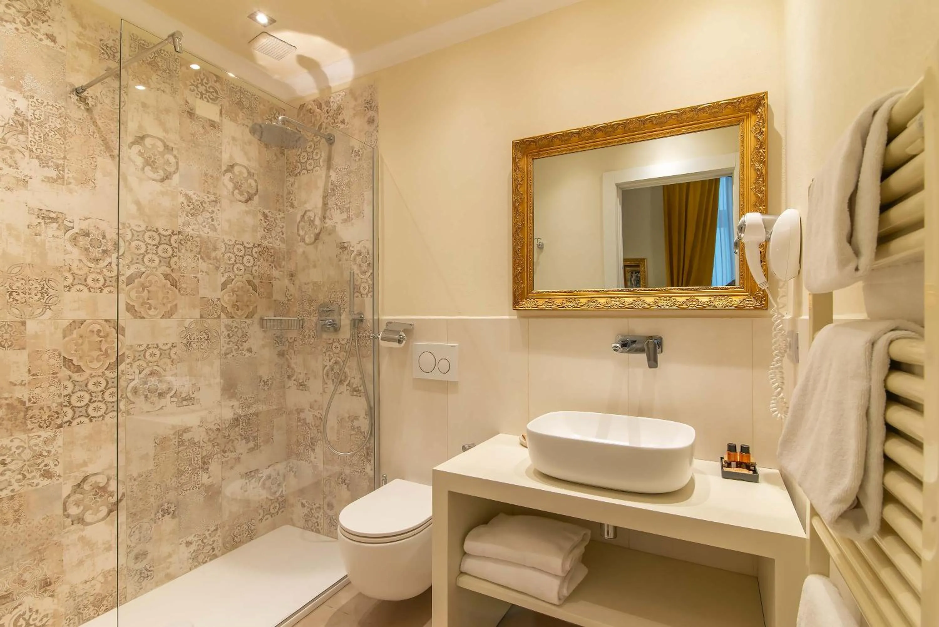 Shower in Hotel Porta Faenza