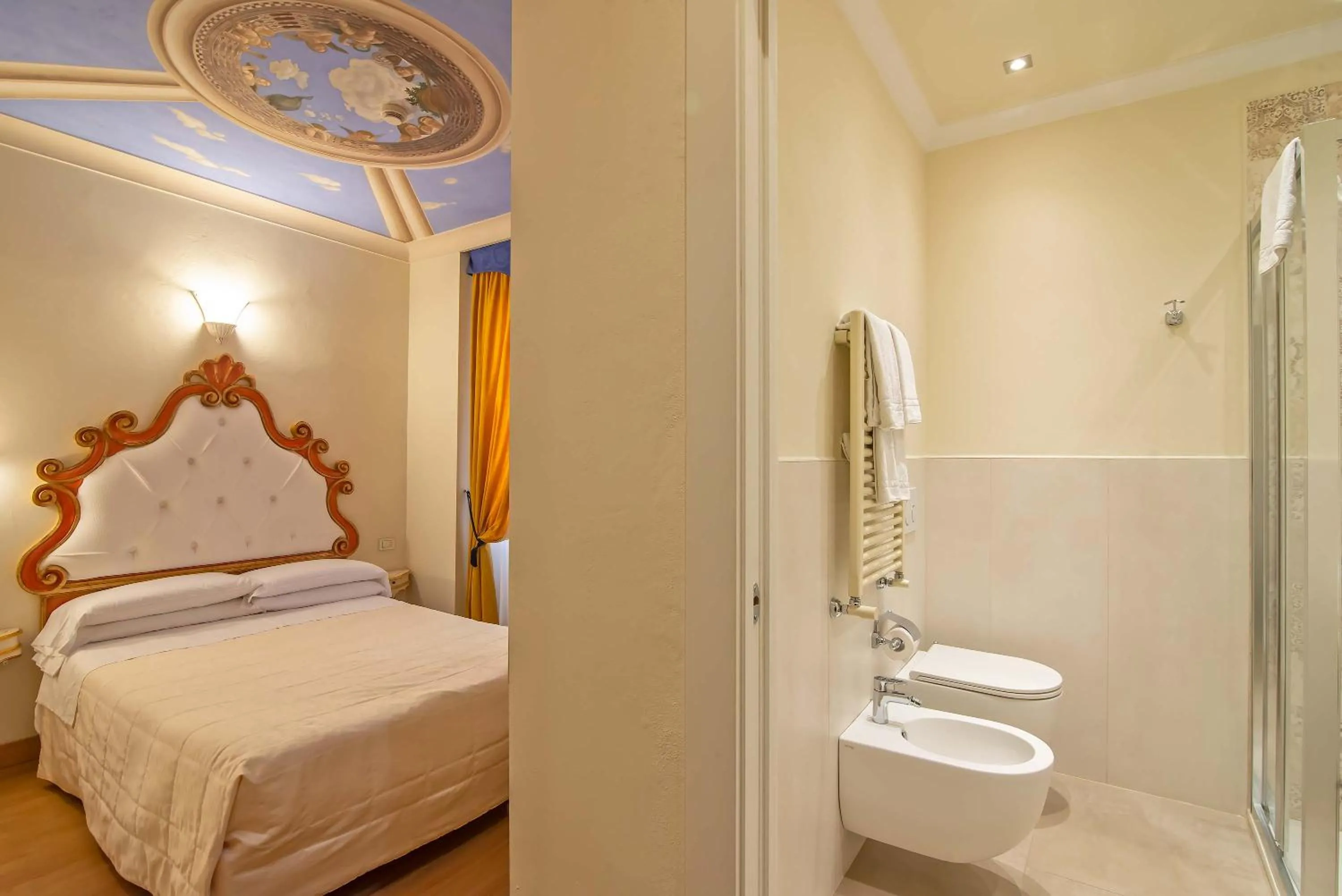 Toilet, Bed in Hotel Porta Faenza