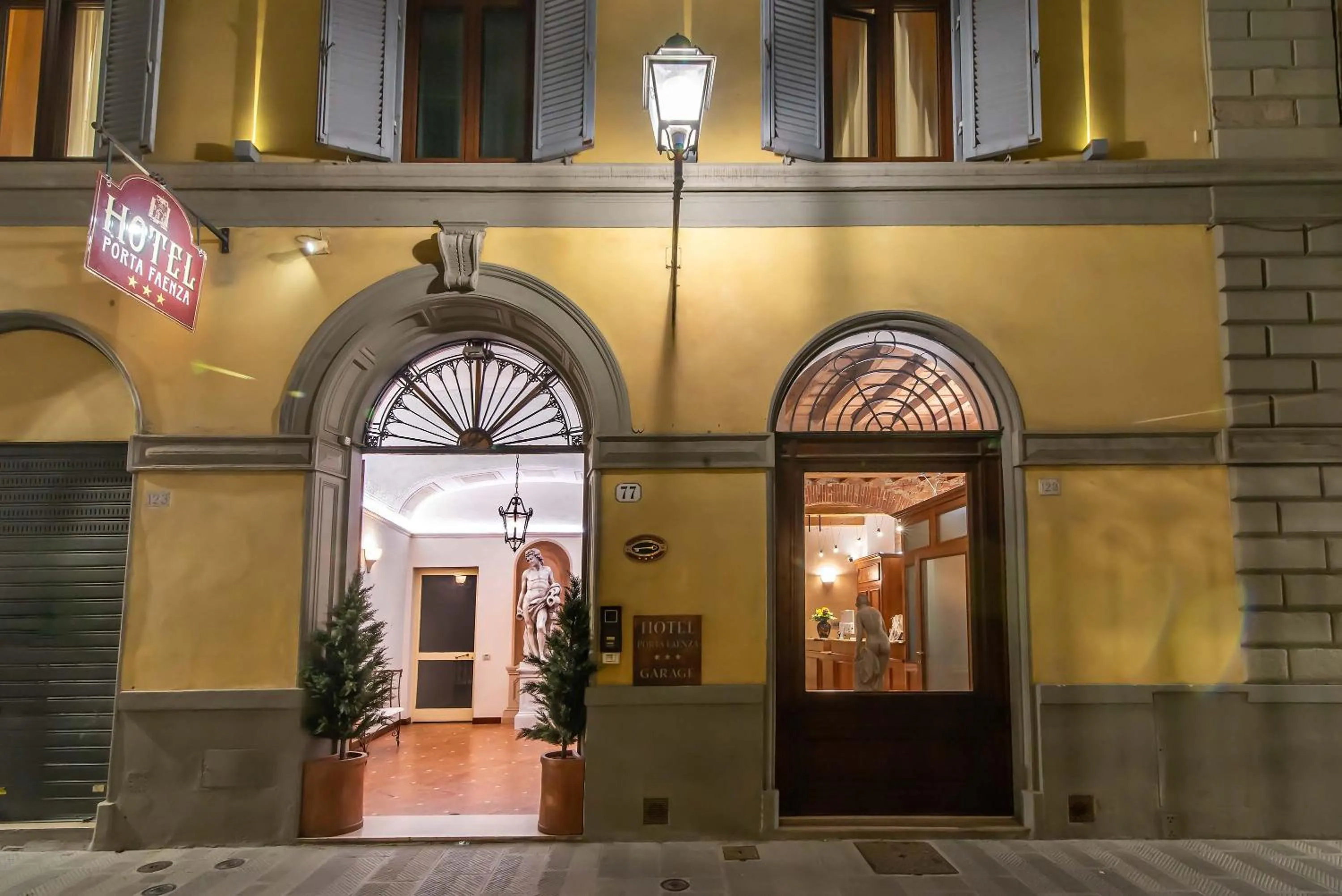 Property building in Hotel Porta Faenza