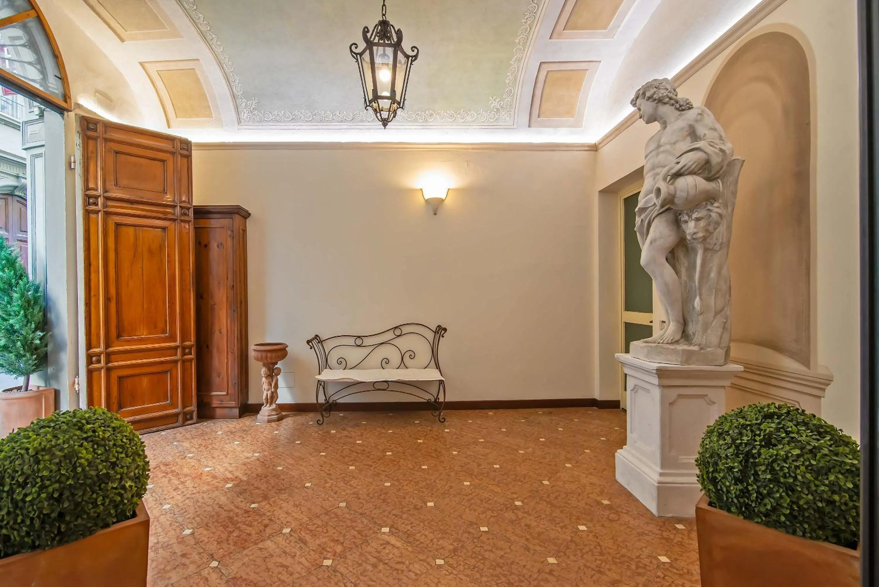 Lobby or reception in Hotel Porta Faenza