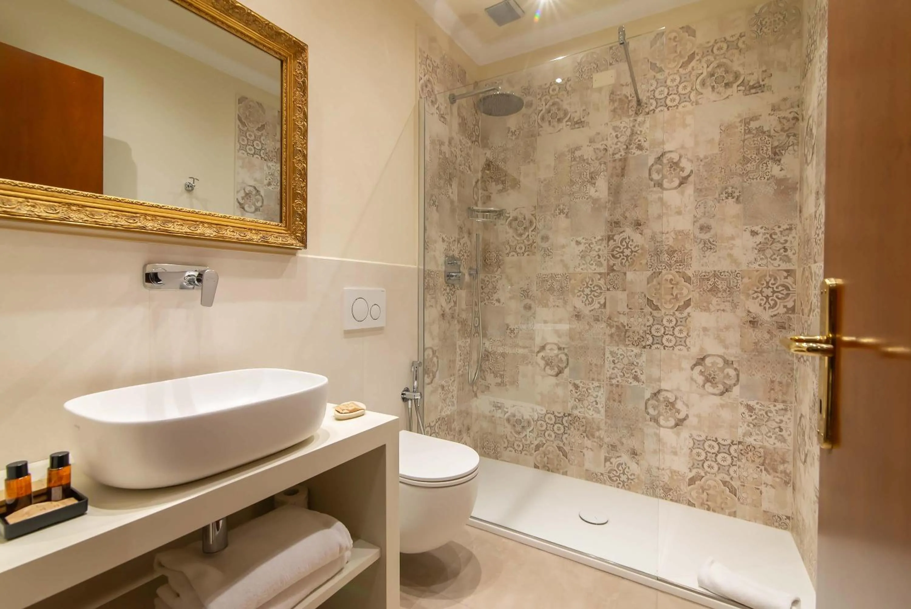 Shower in Hotel Porta Faenza