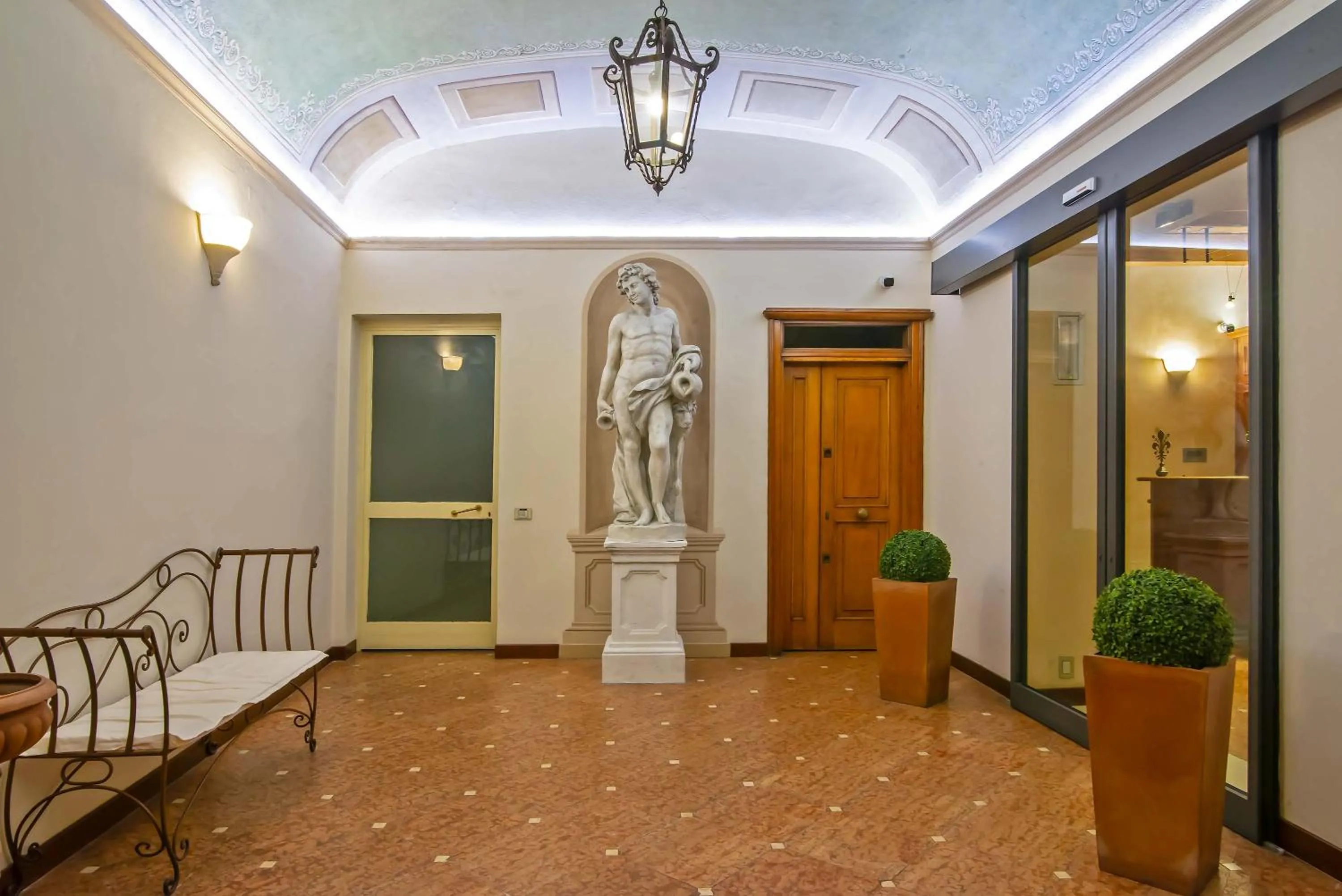 Lobby or reception in Hotel Porta Faenza