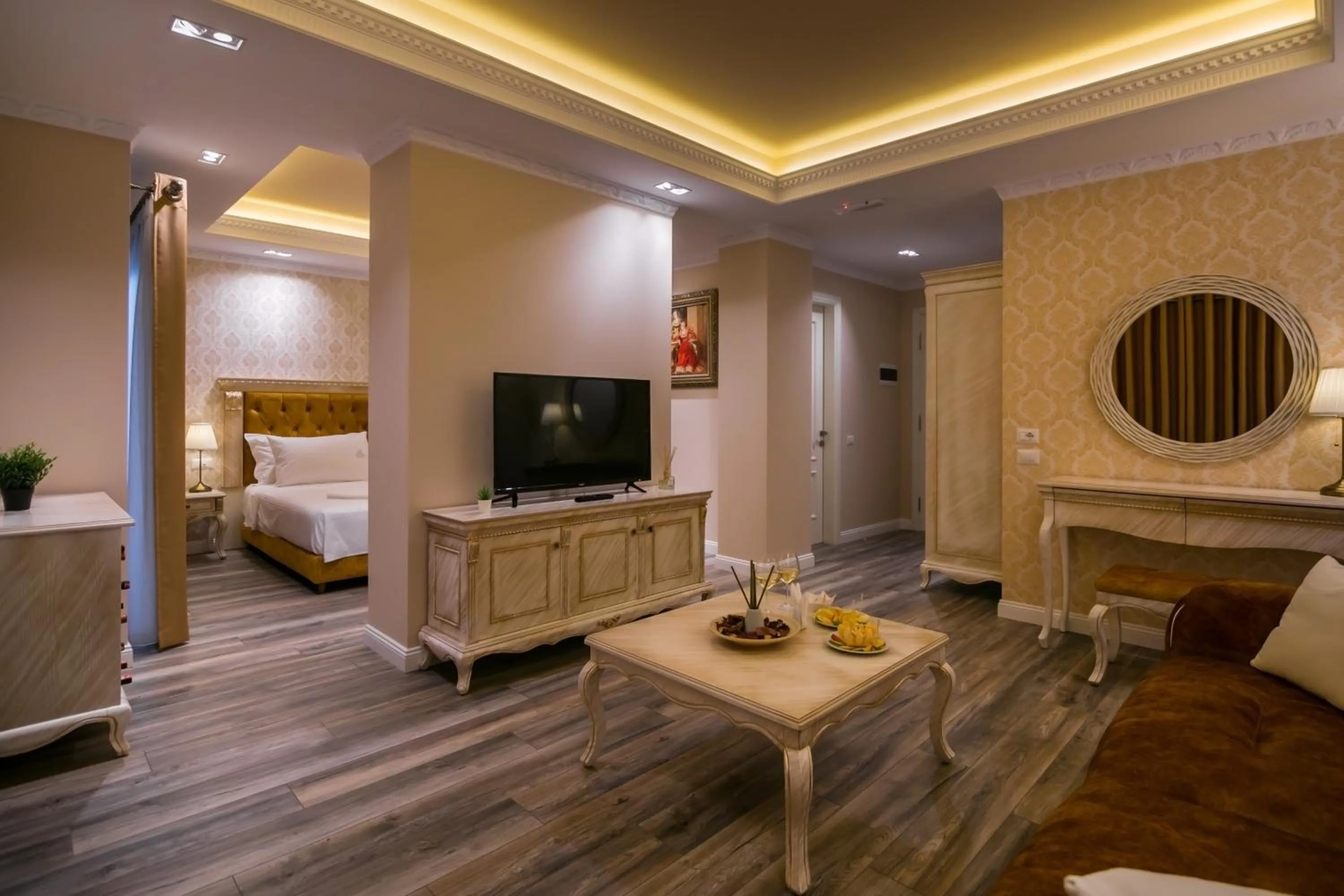 TV and multimedia, Bed in Legacy Boutique Hotel