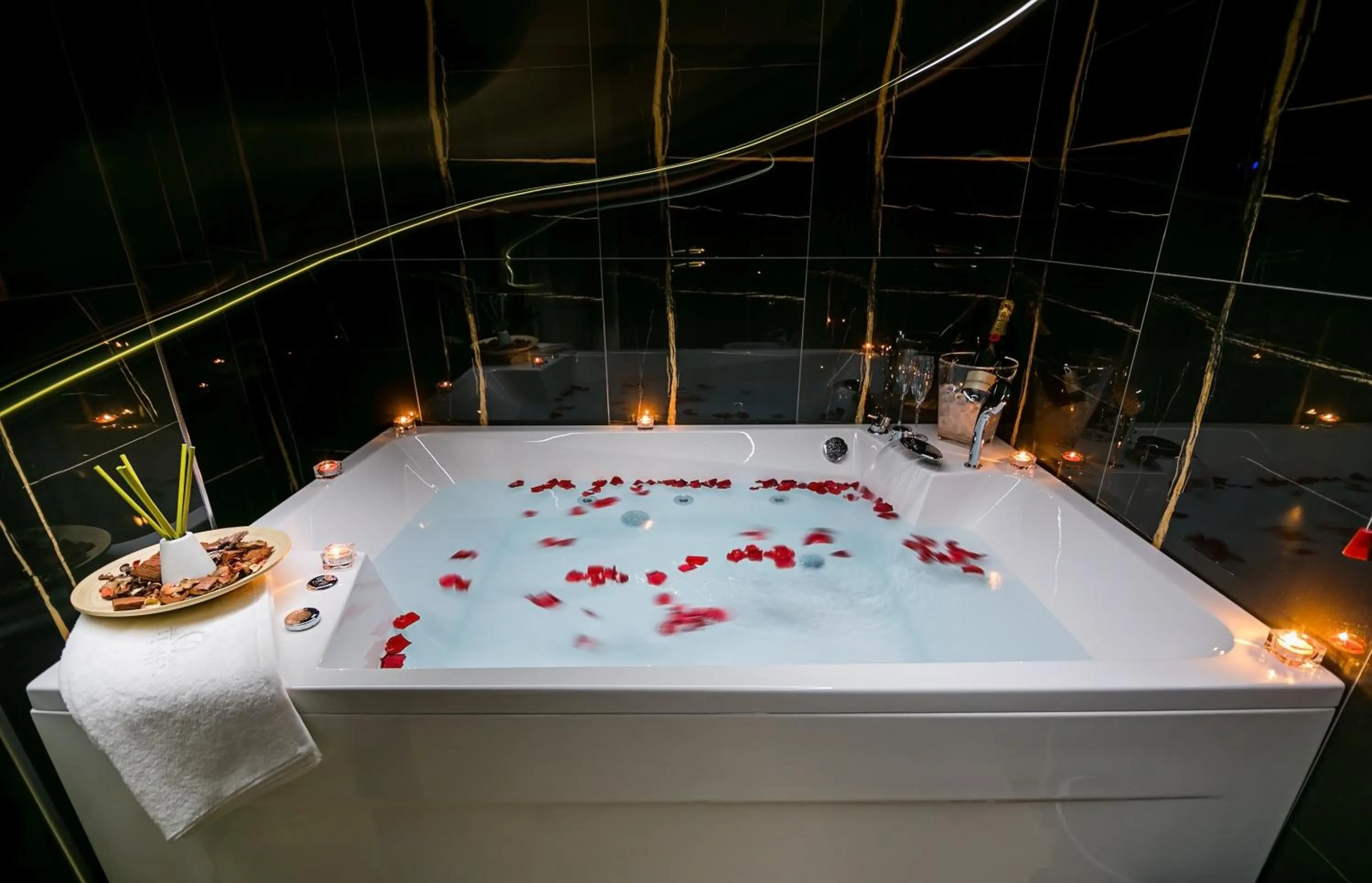 Hot Tub in Legacy Boutique Hotel