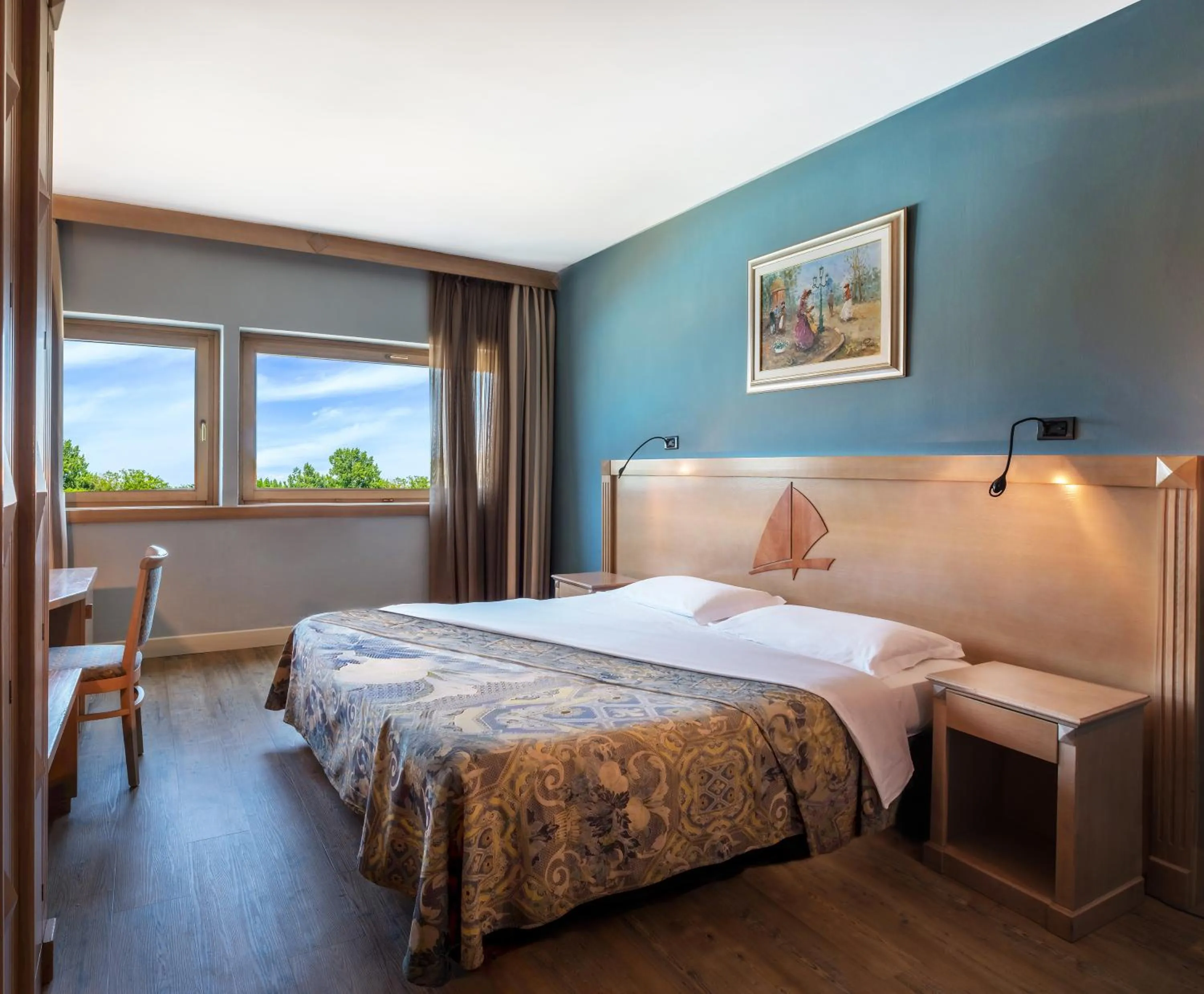 Bedroom, Bed in Grand Hotel Continental