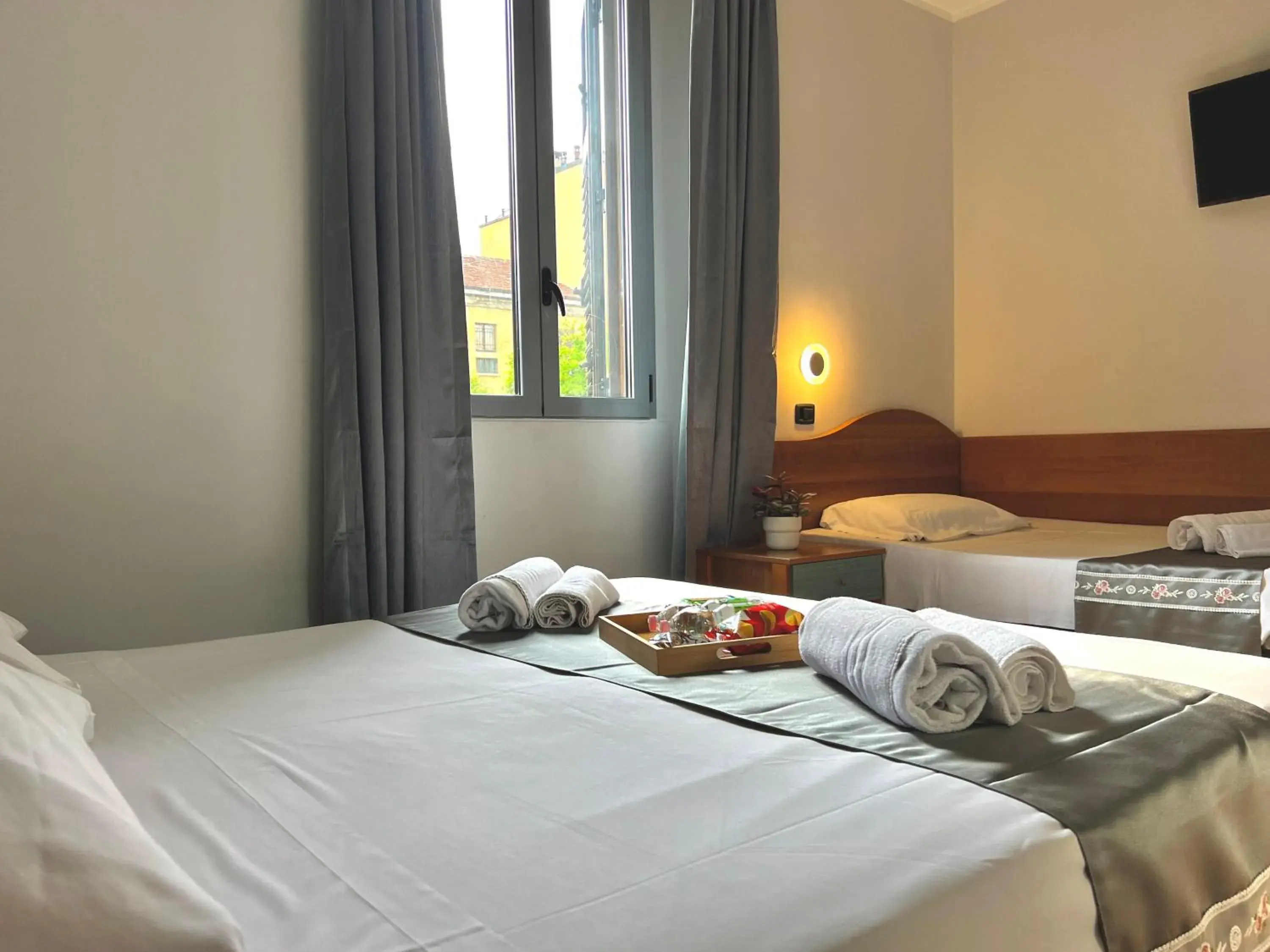 Triple Room in Hotel Sara Triple Room in Hotel Sara