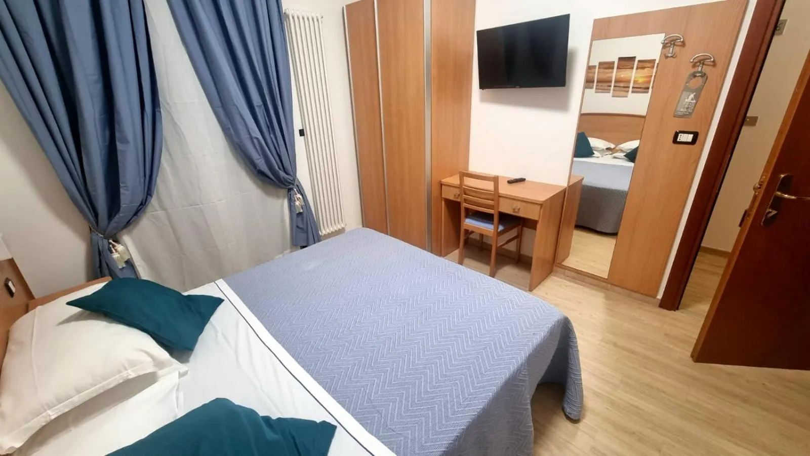 Bedroom, Bed in Hotel Mare Blu -- boutique