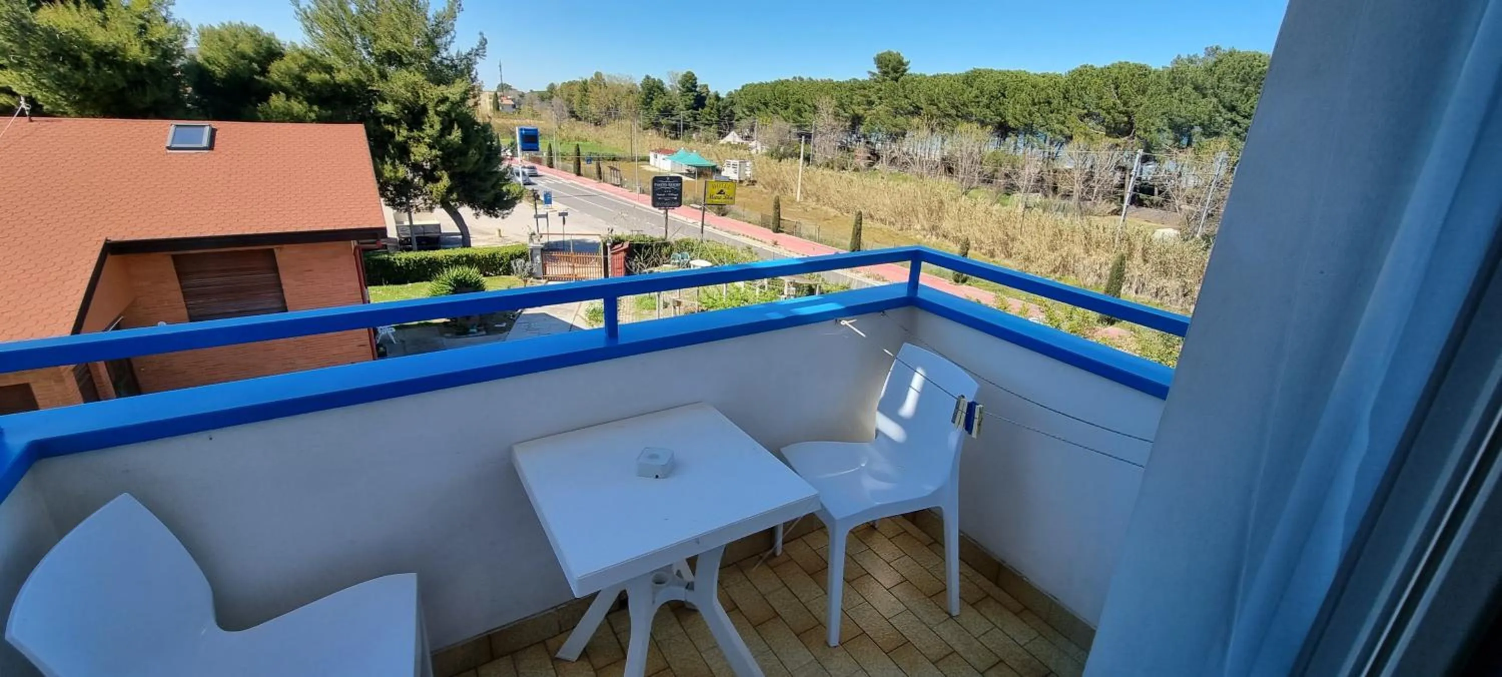 Summer in Hotel Mare Blu -- boutique