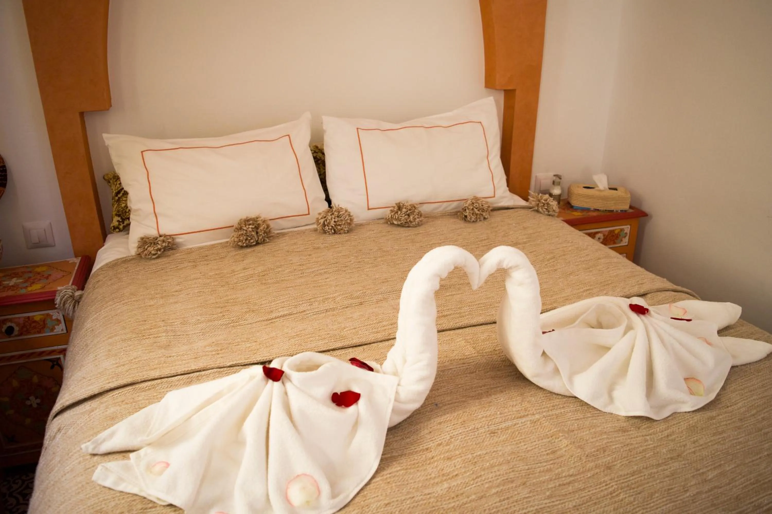 Bed in Riad Le Khan Mogador