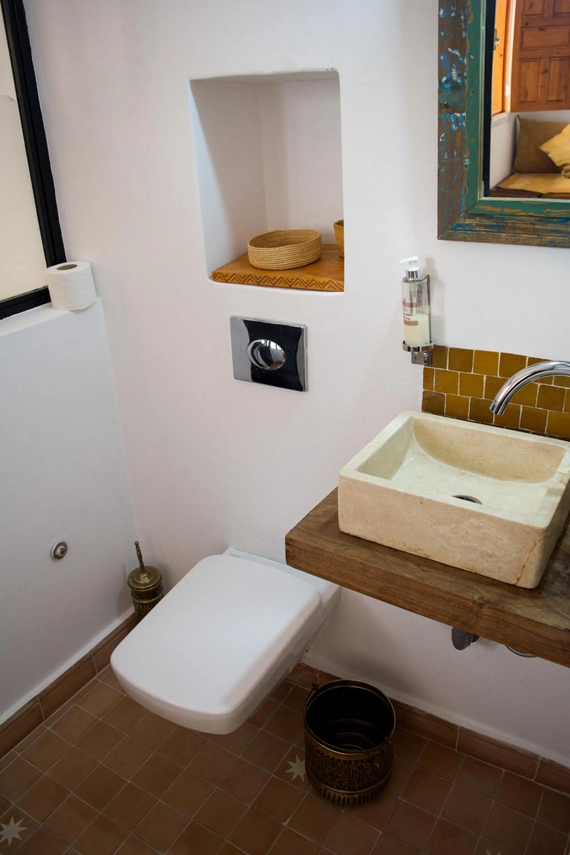 Toilet in Riad Le Khan Mogador