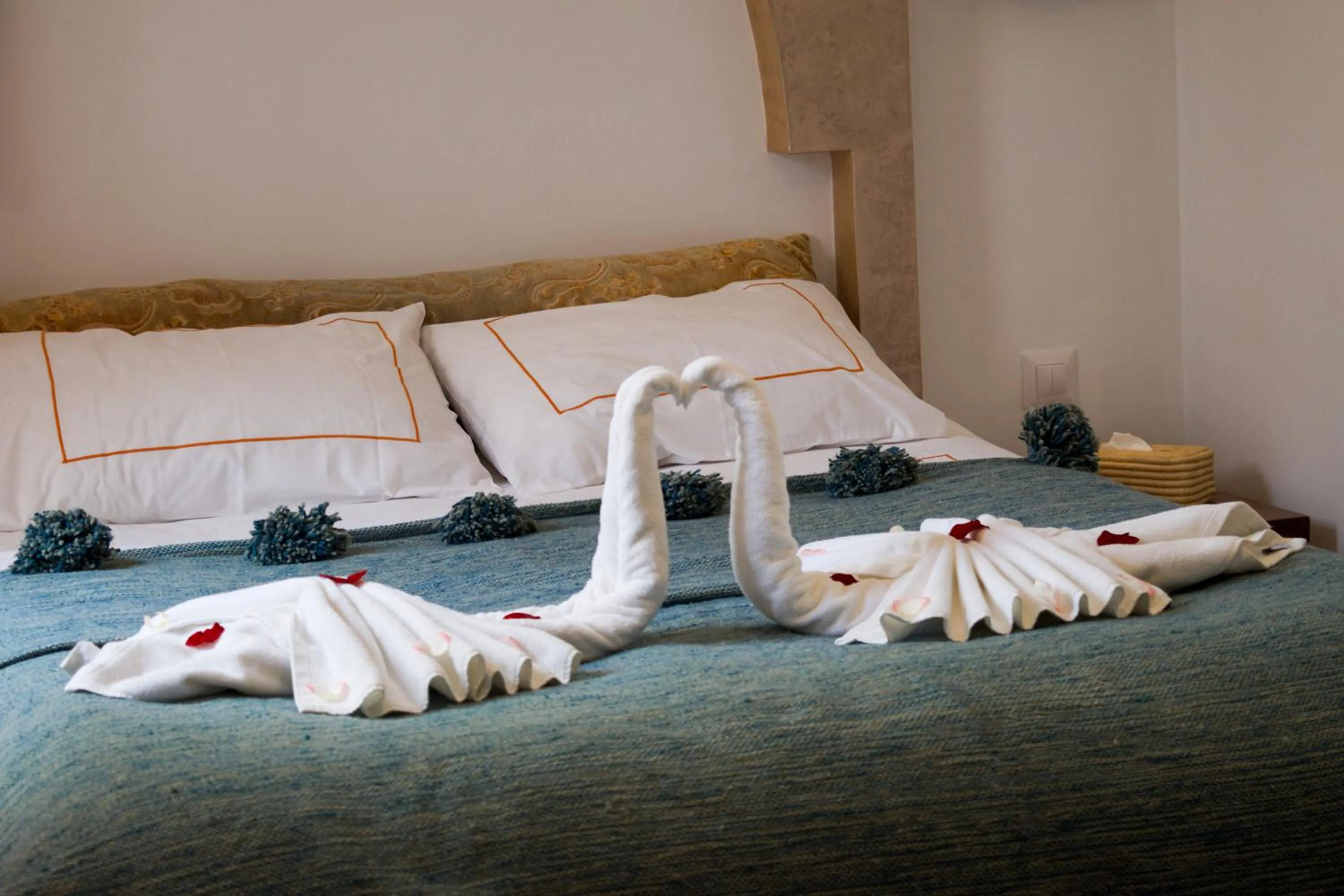 Bed in Riad Le Khan Mogador