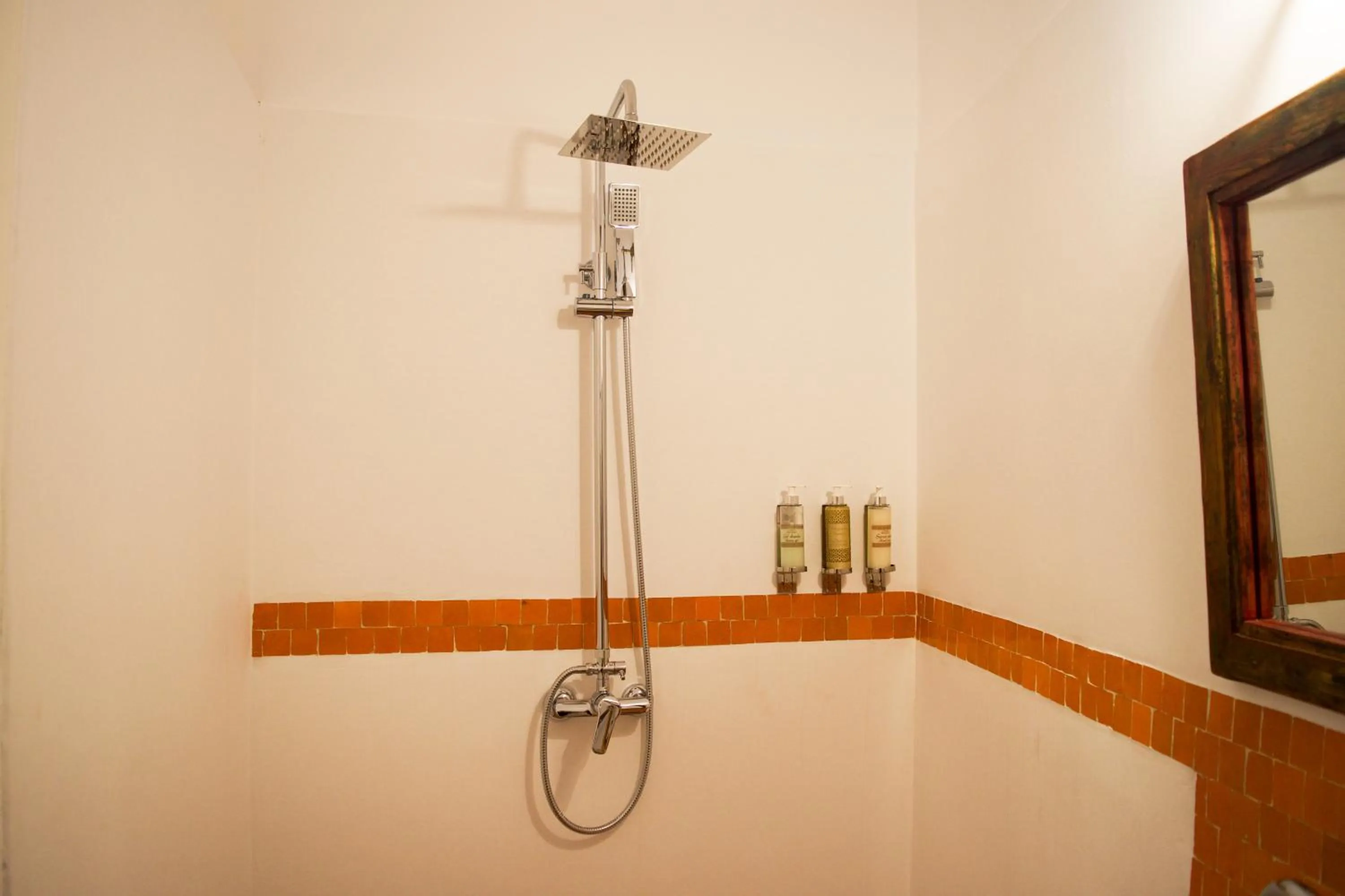 Shower in Riad Le Khan Mogador