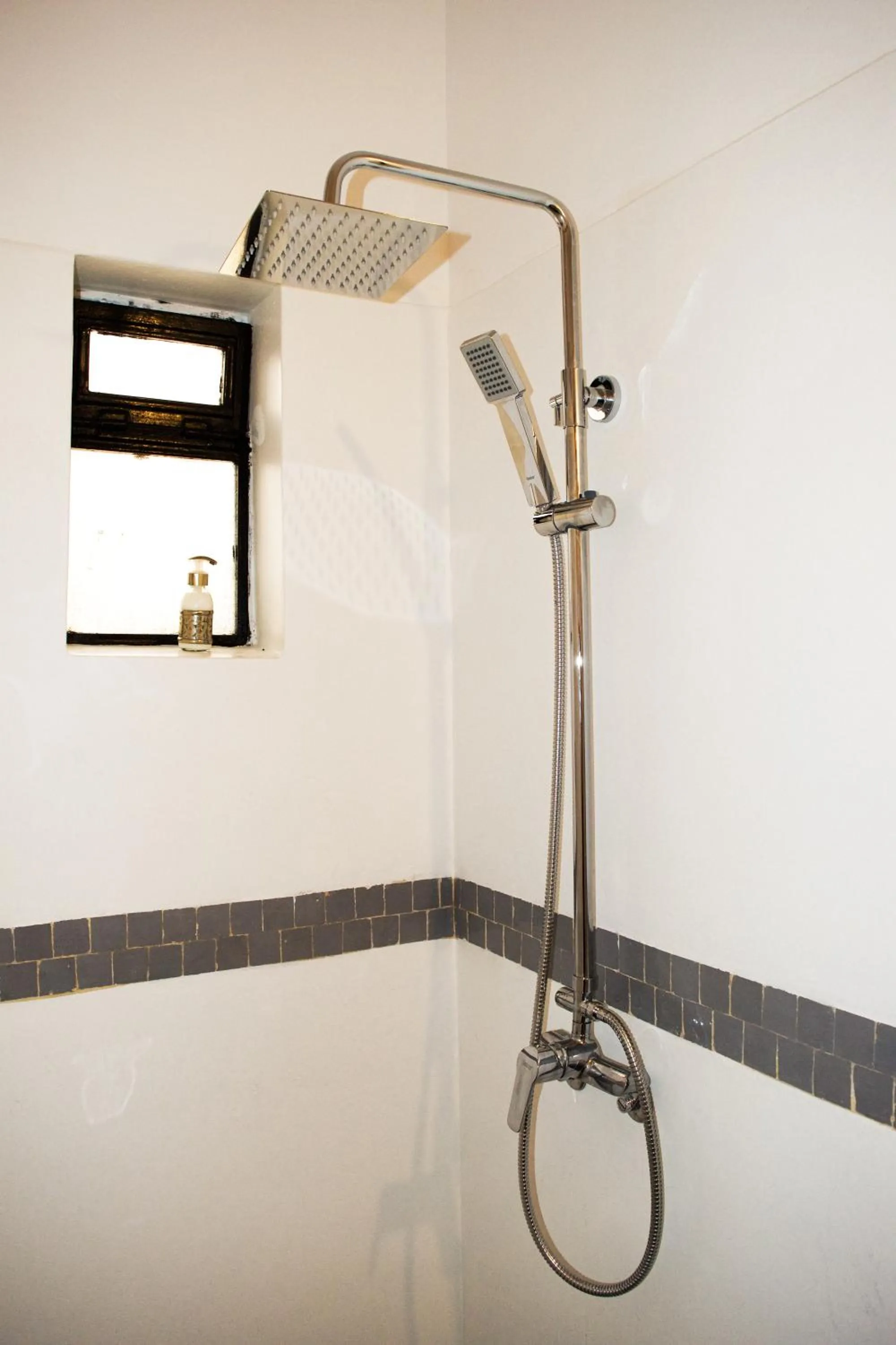 Shower in Riad Le Khan Mogador