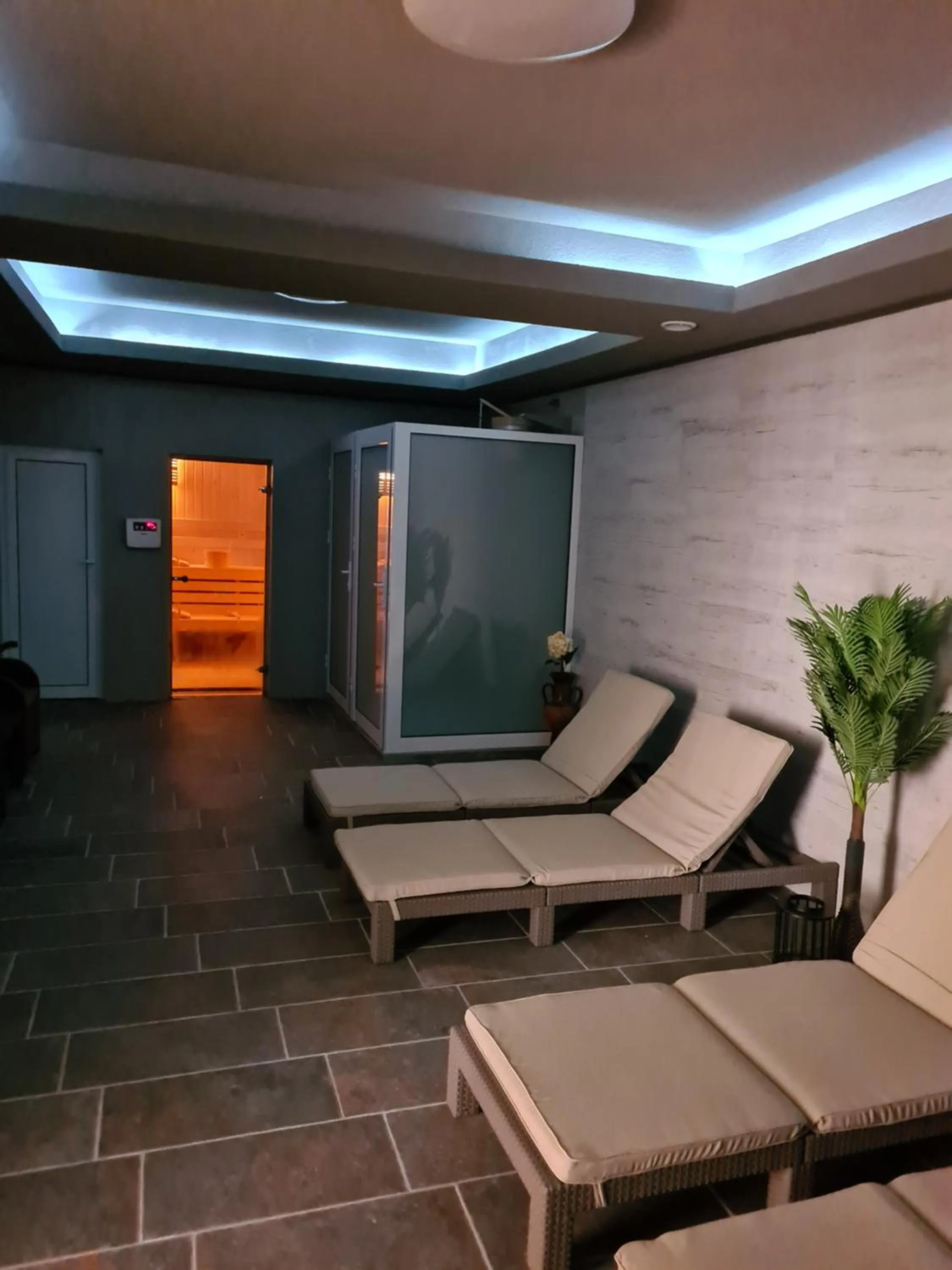 Spa and wellness centre/facilities in HOTEL PARIS Relax Zone