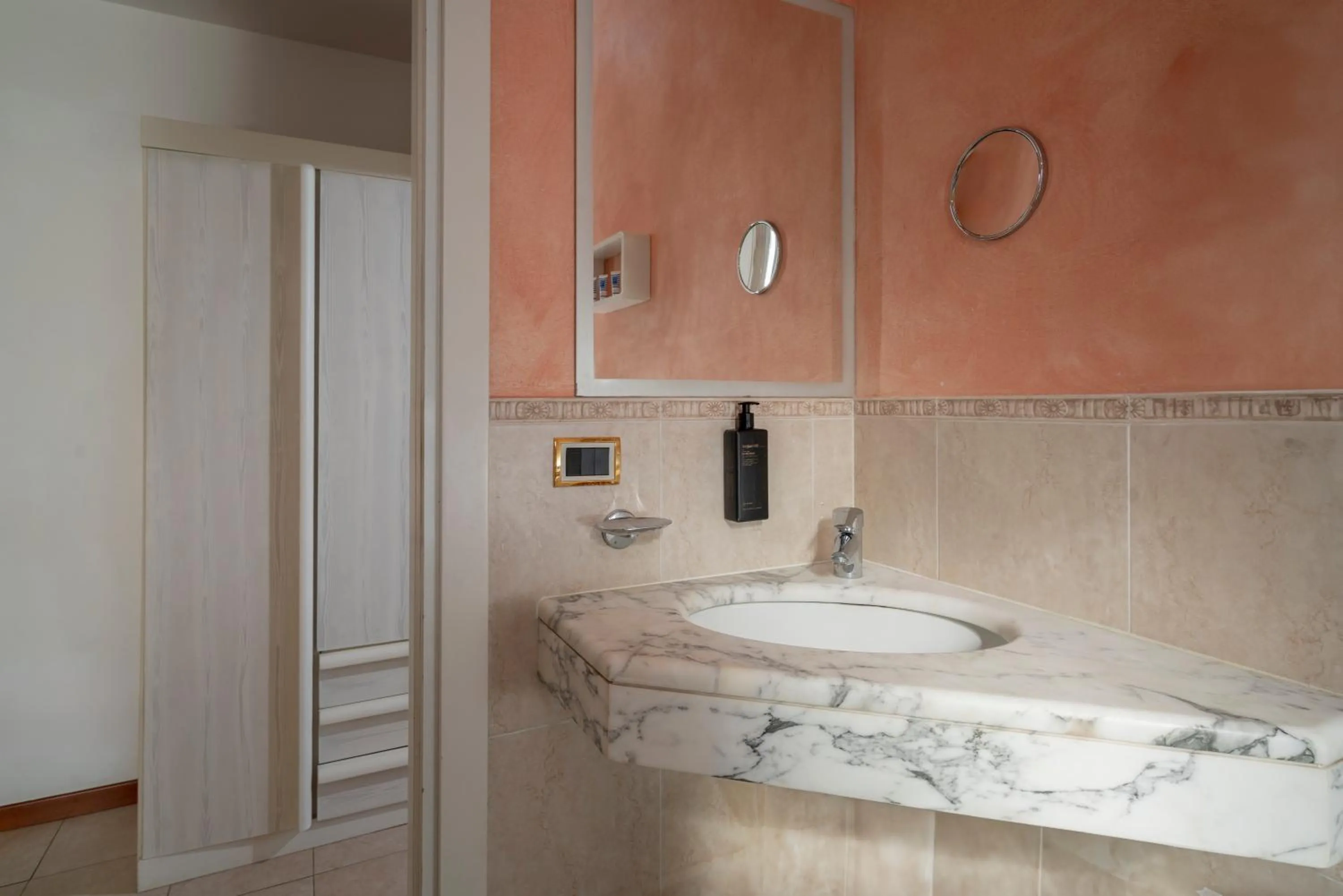 Bathroom in Hotel Du Soleil