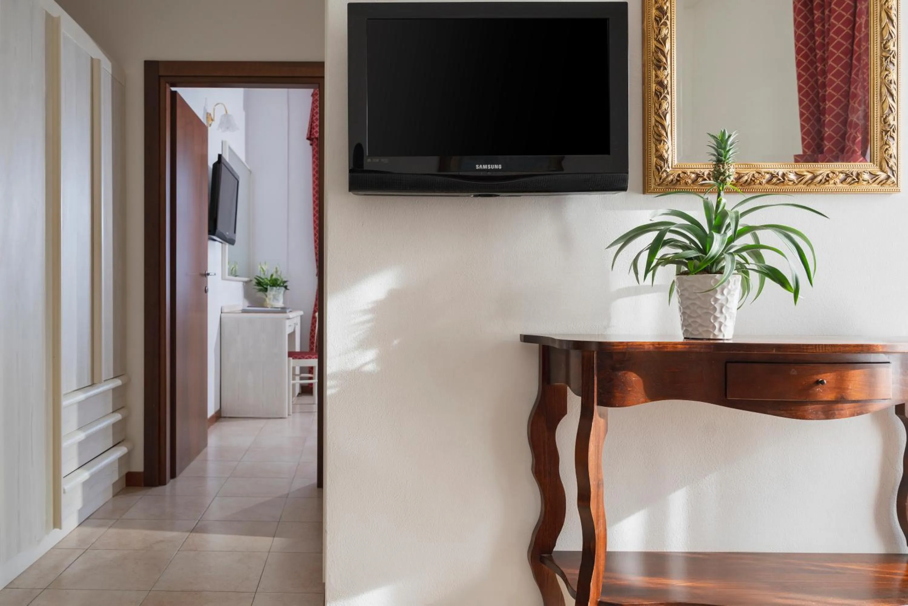 Decorative detail in Hotel Du Soleil