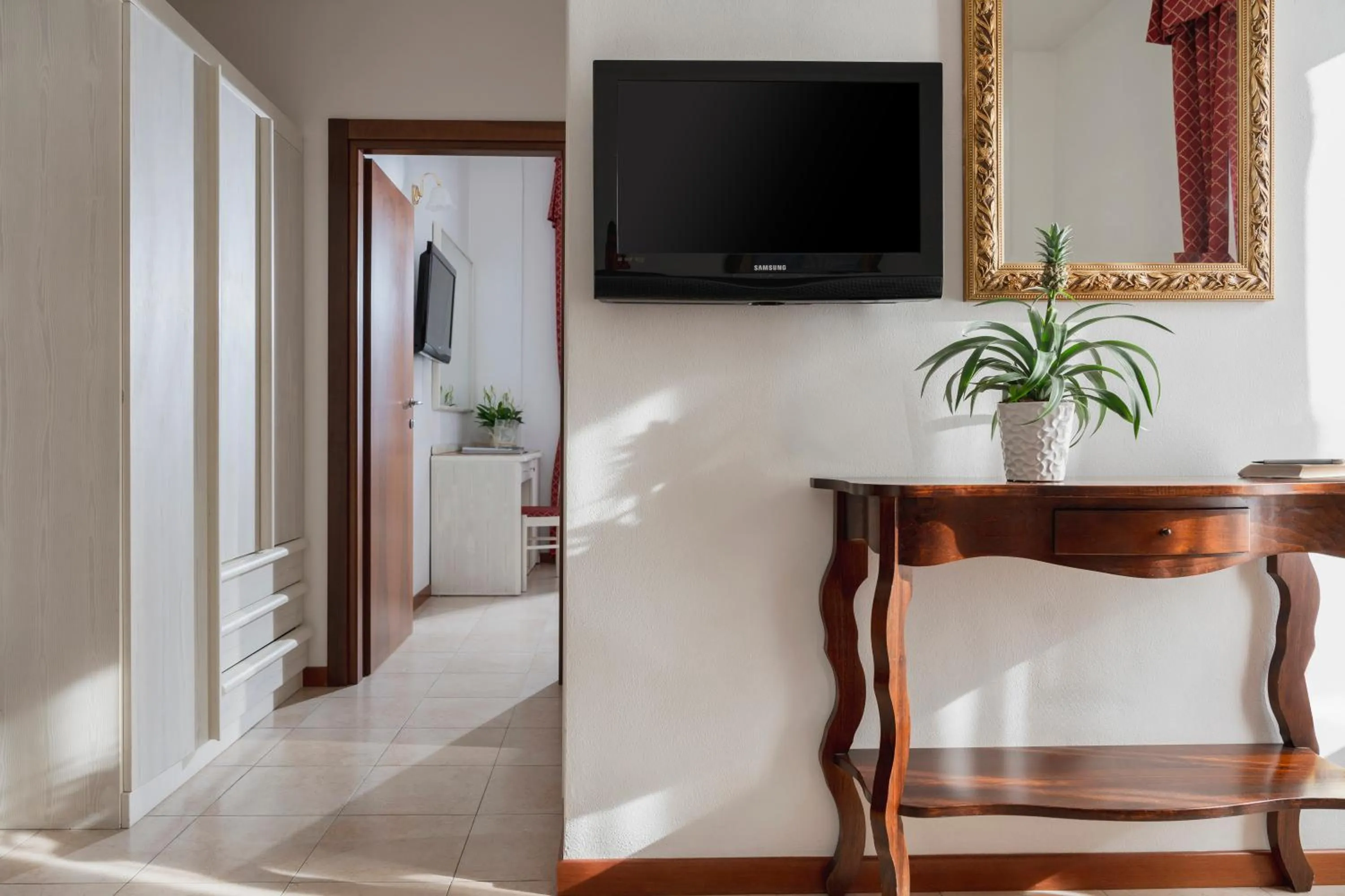 Decorative detail in Hotel Du Soleil