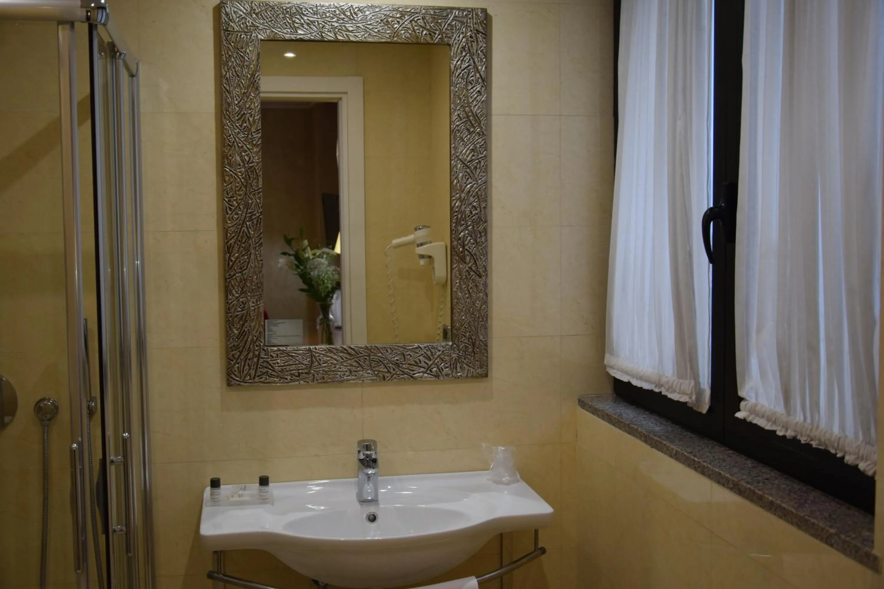 Bathroom in Hotel Perusia