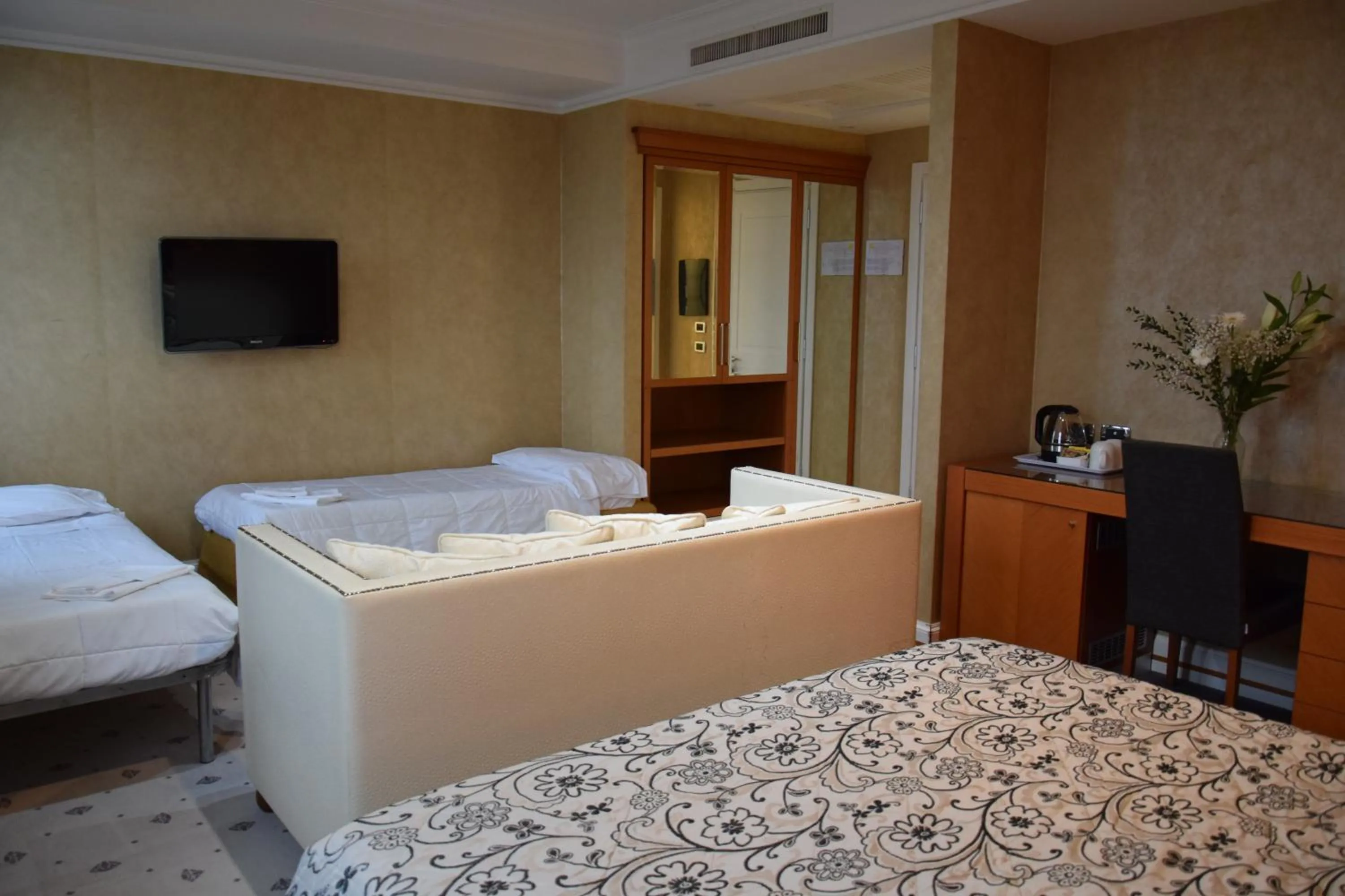 Bed in Hotel Perusia