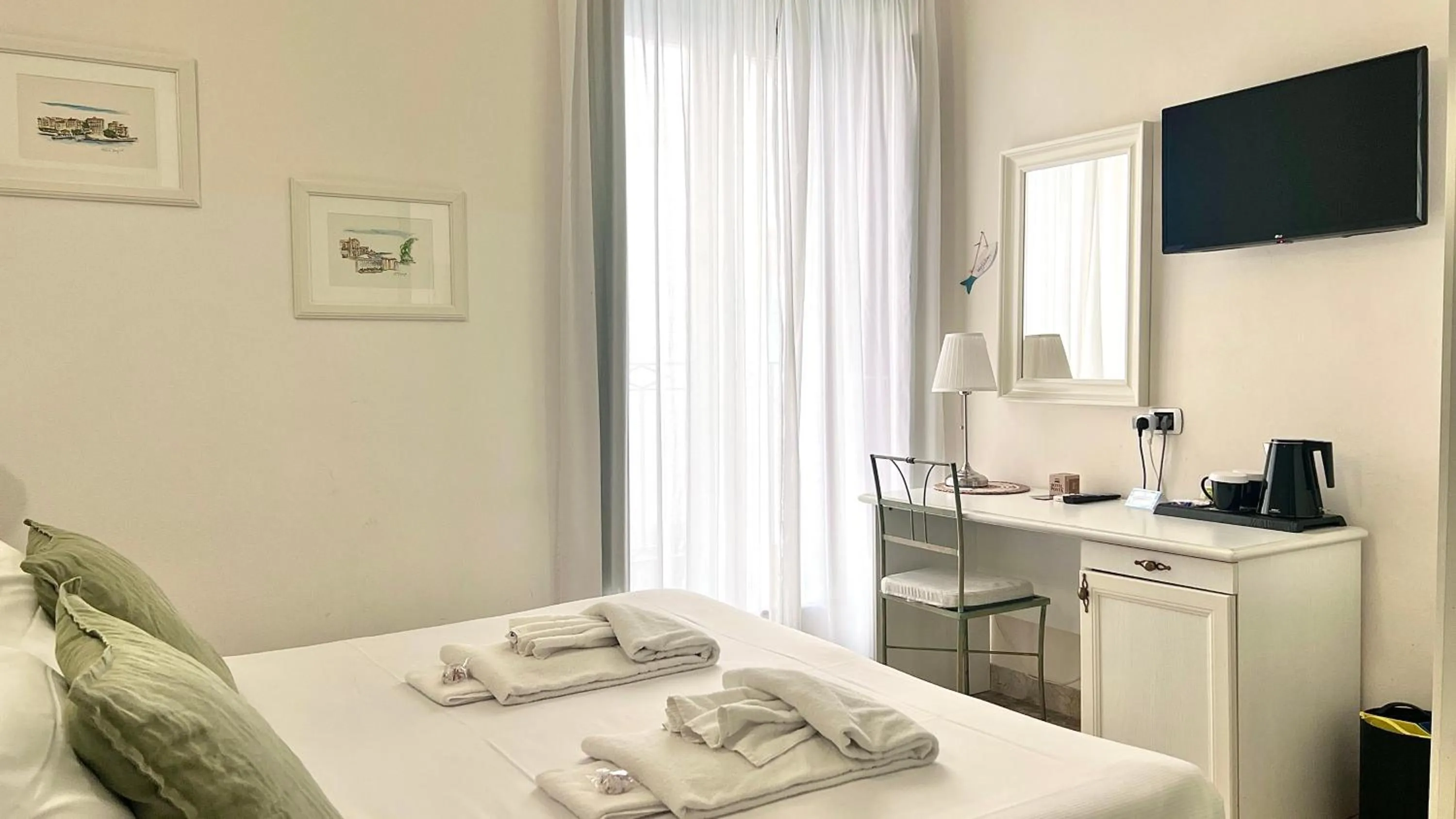 Bedroom, Bed in Hotel Posta