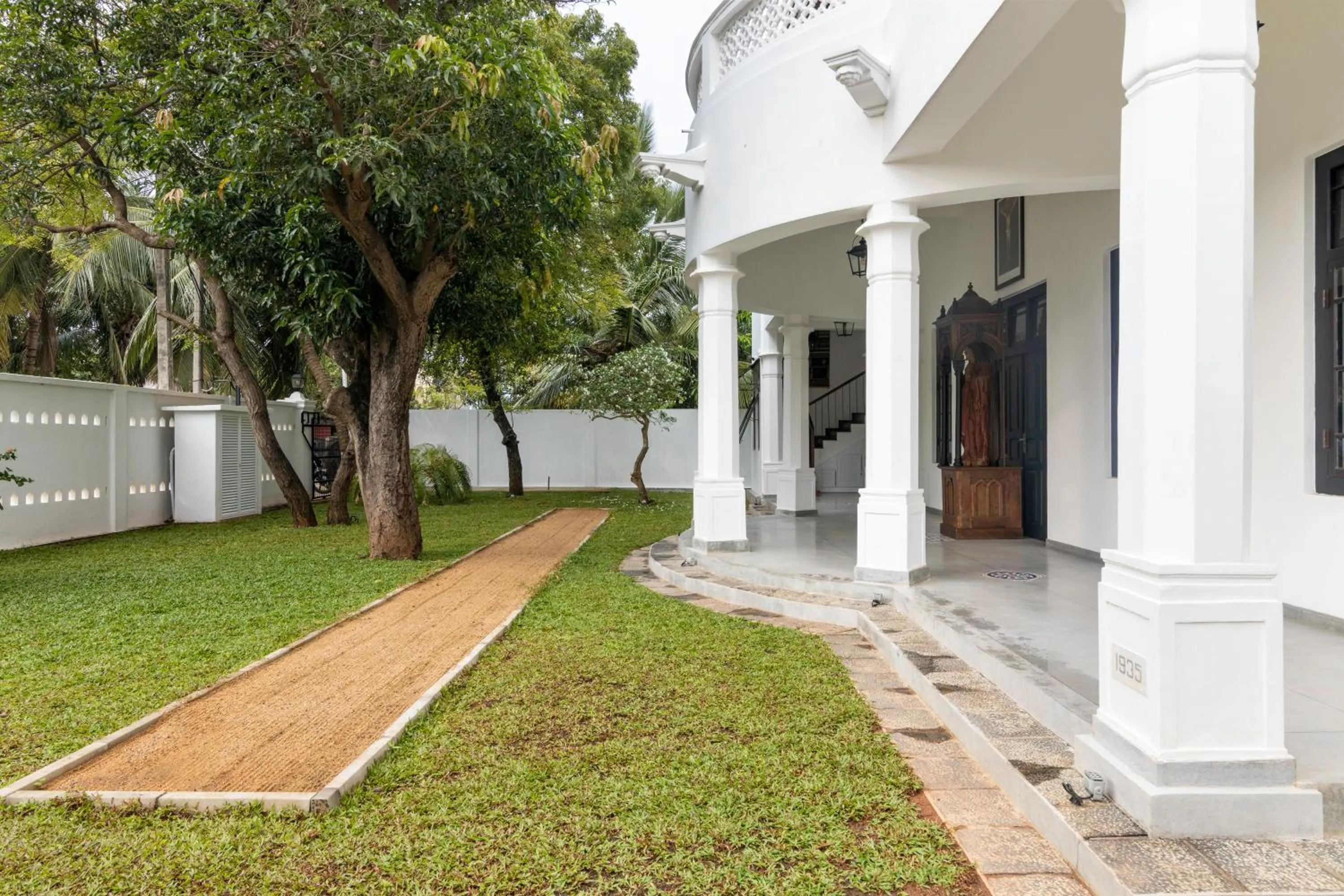 Garden in Jetwing Mahesa Bhawan