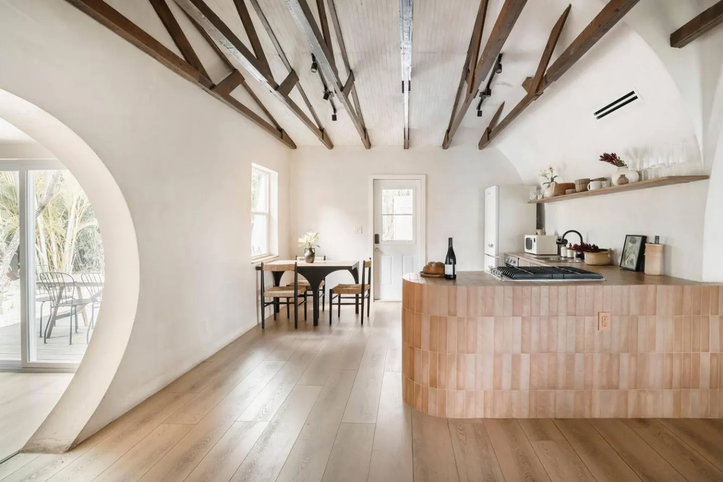 Dining area in Casa Terra Lumi - at lumicollection
