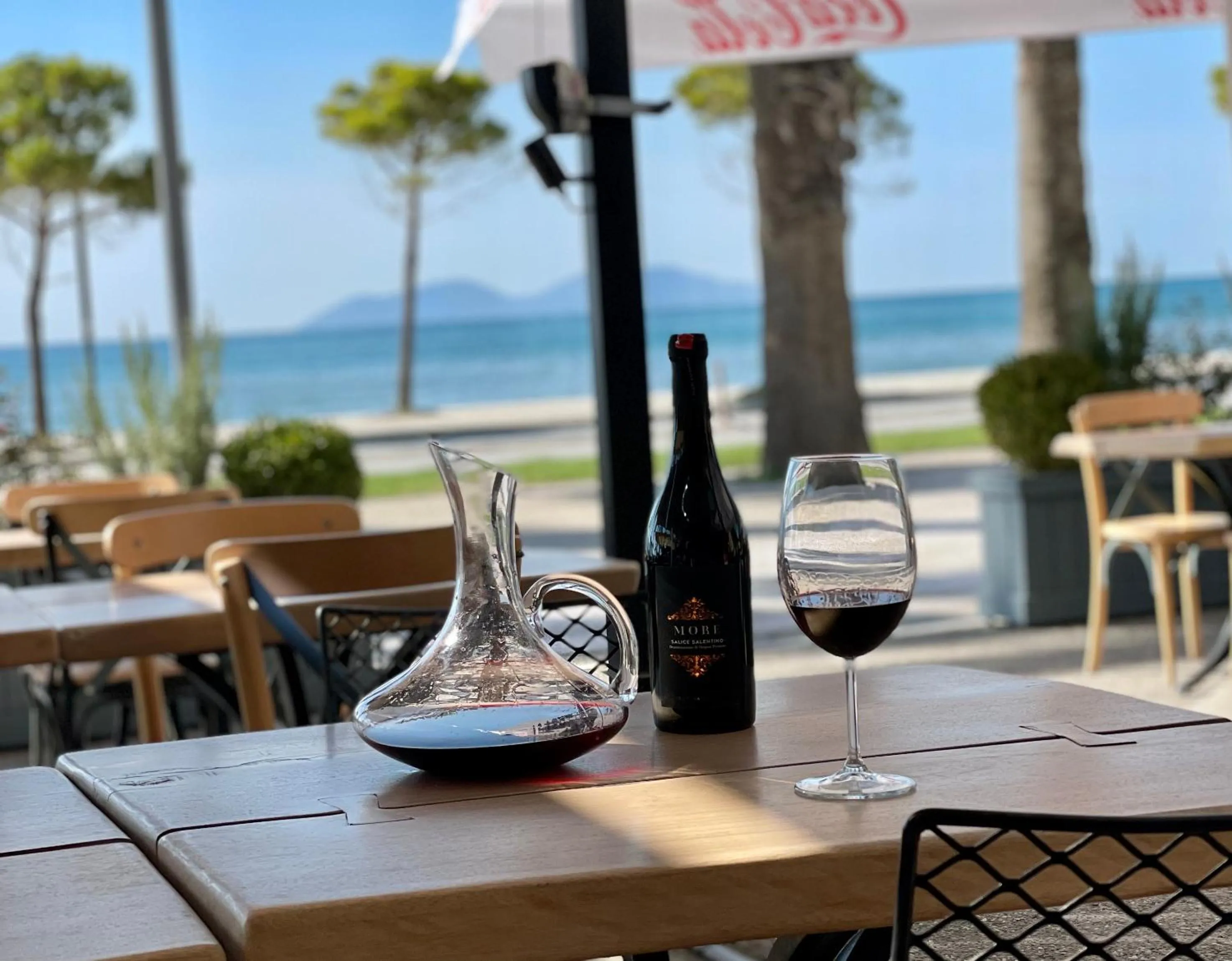 Restaurant/places to eat in ELMAR HOTEL