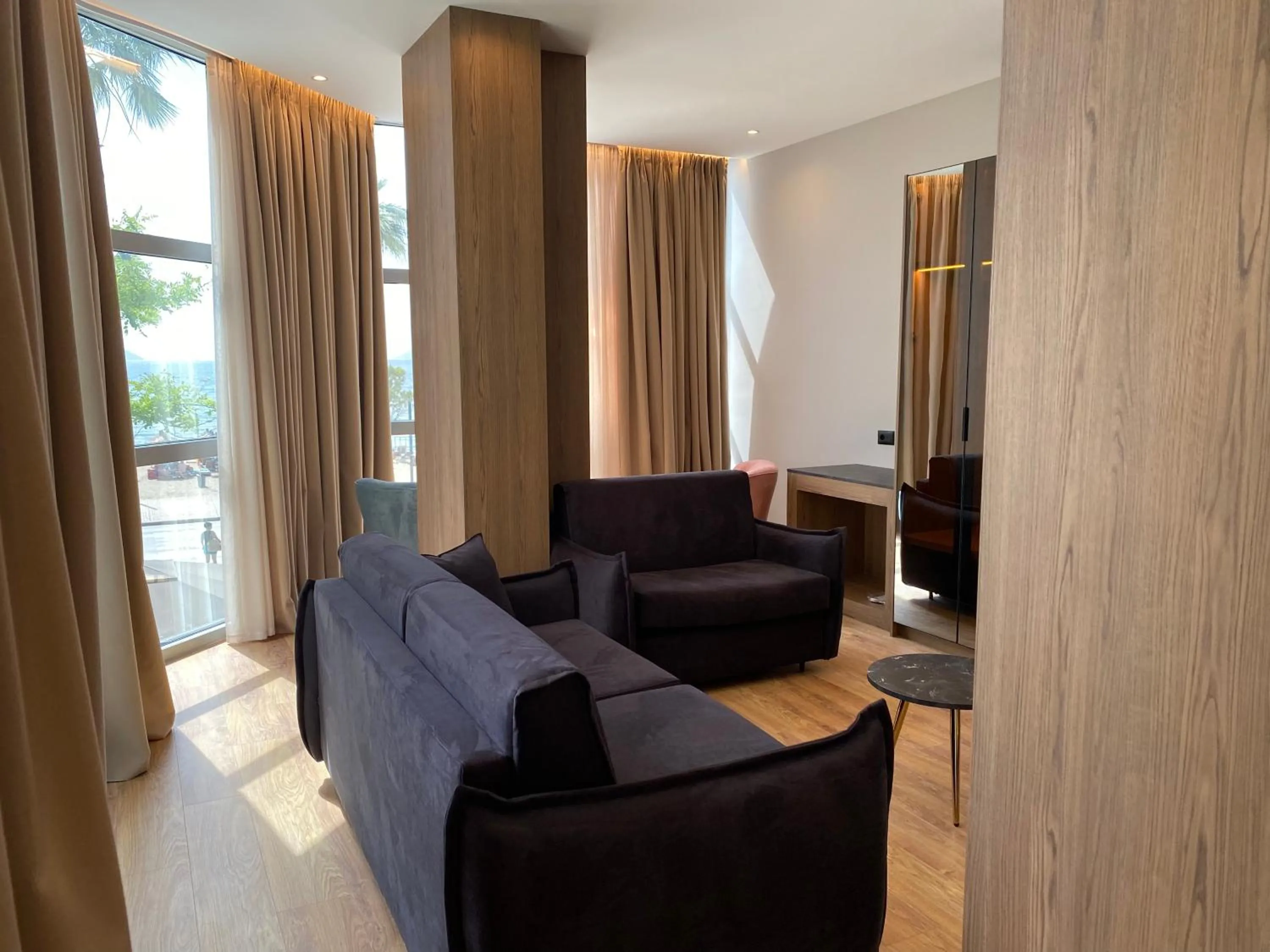 Living room in ELMAR HOTEL